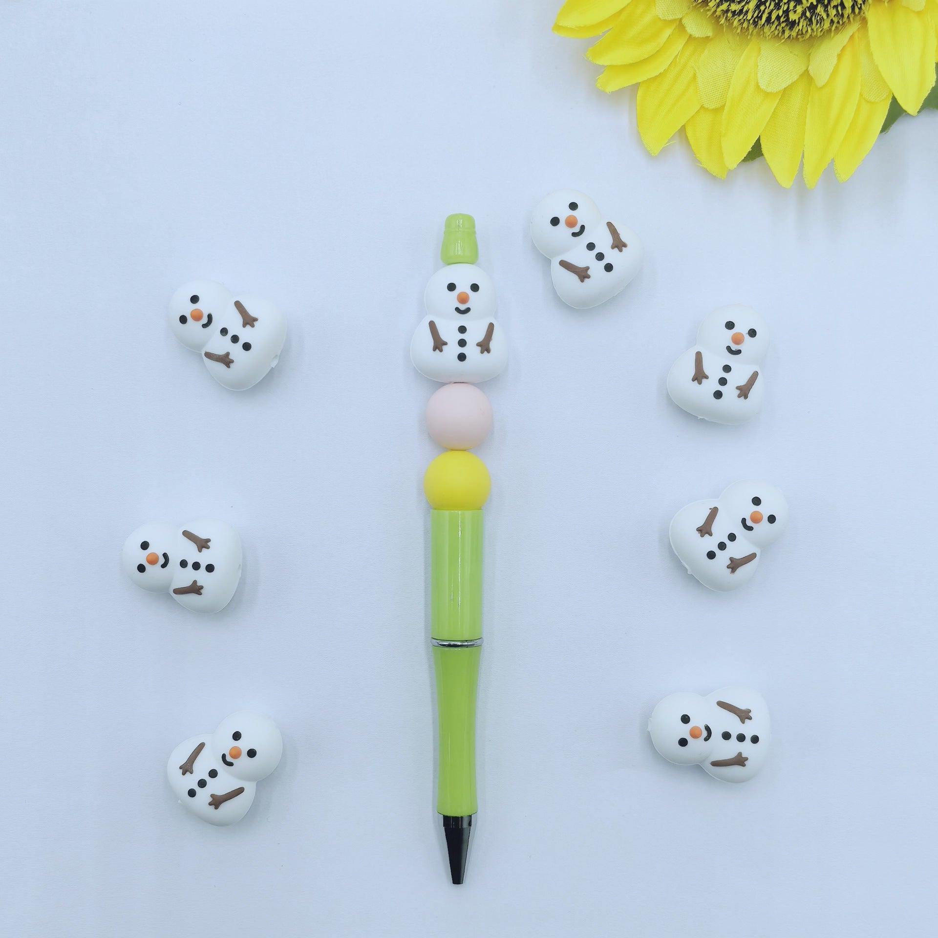Wholesale 10pcs/ pack 3D Snowman Cartoon Beads Handmade DIY Silicone Beads