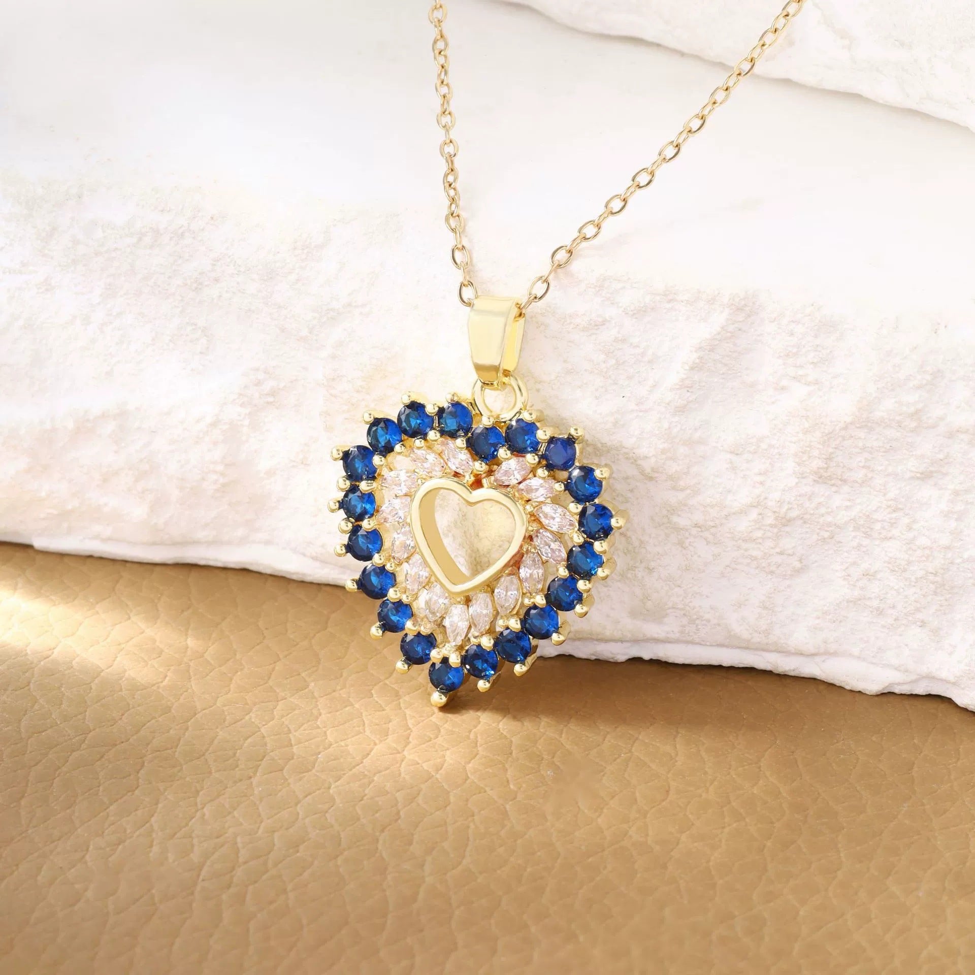Wholesale Electroplated Copper Heart Shaped Pendant Zircon Necklace For Everyday Casual Jewelry Accessory