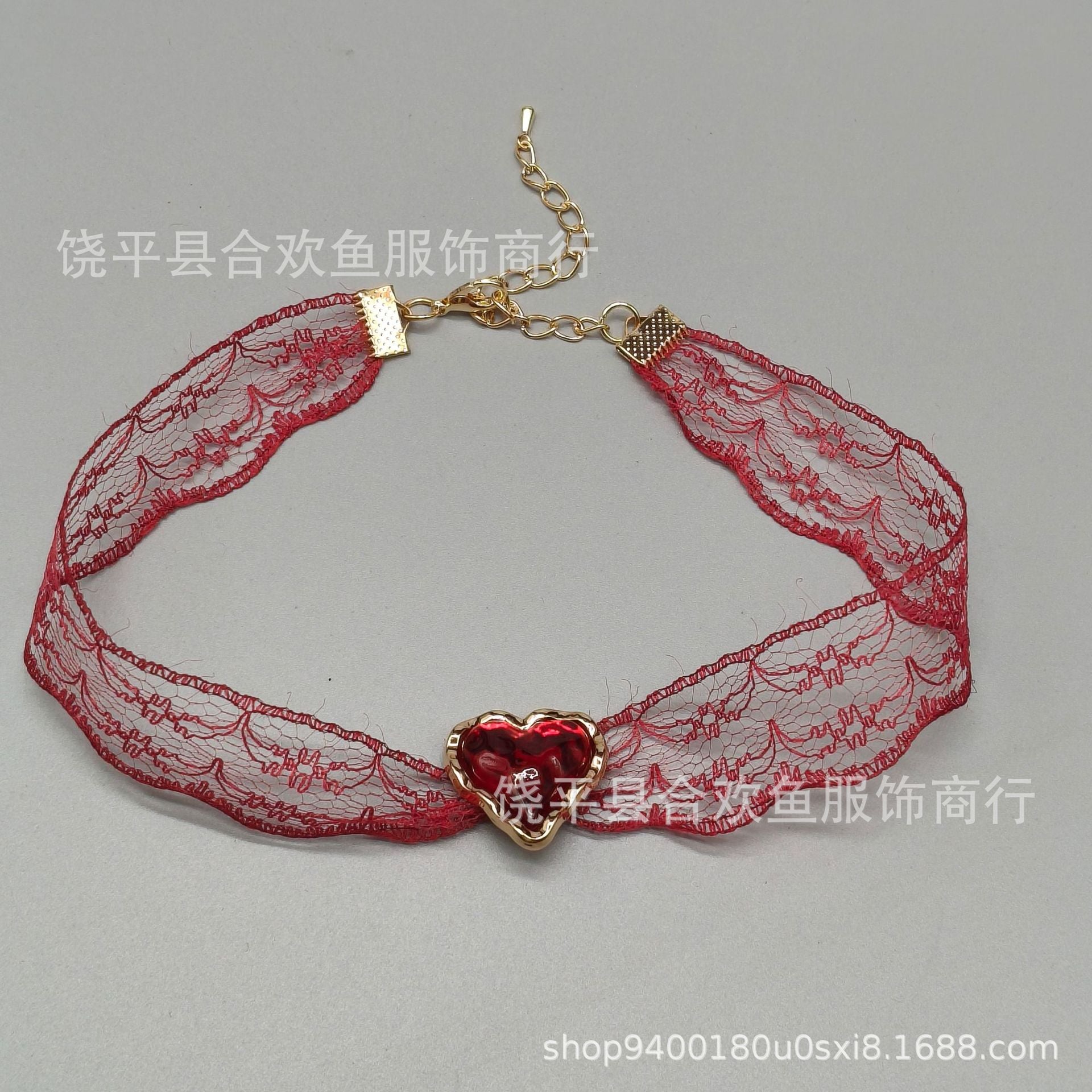 Wholesale Hollow out red lace heart-shaped collarbone chain