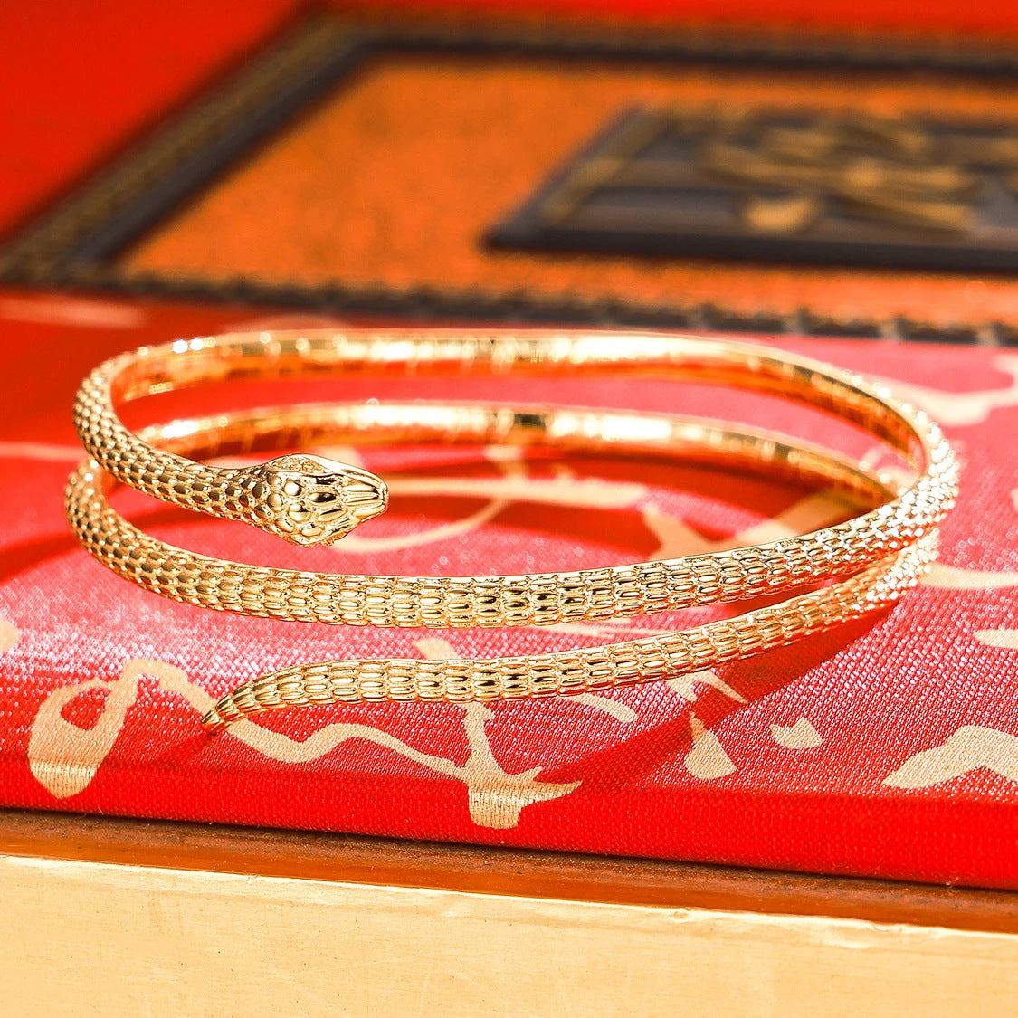 Wholesale Year of the Snake New Arundum Bracelet Ancient Fa Ling Snake Bracelet Zodiac Bracelet Light Luxury High Sense Design Sense Live