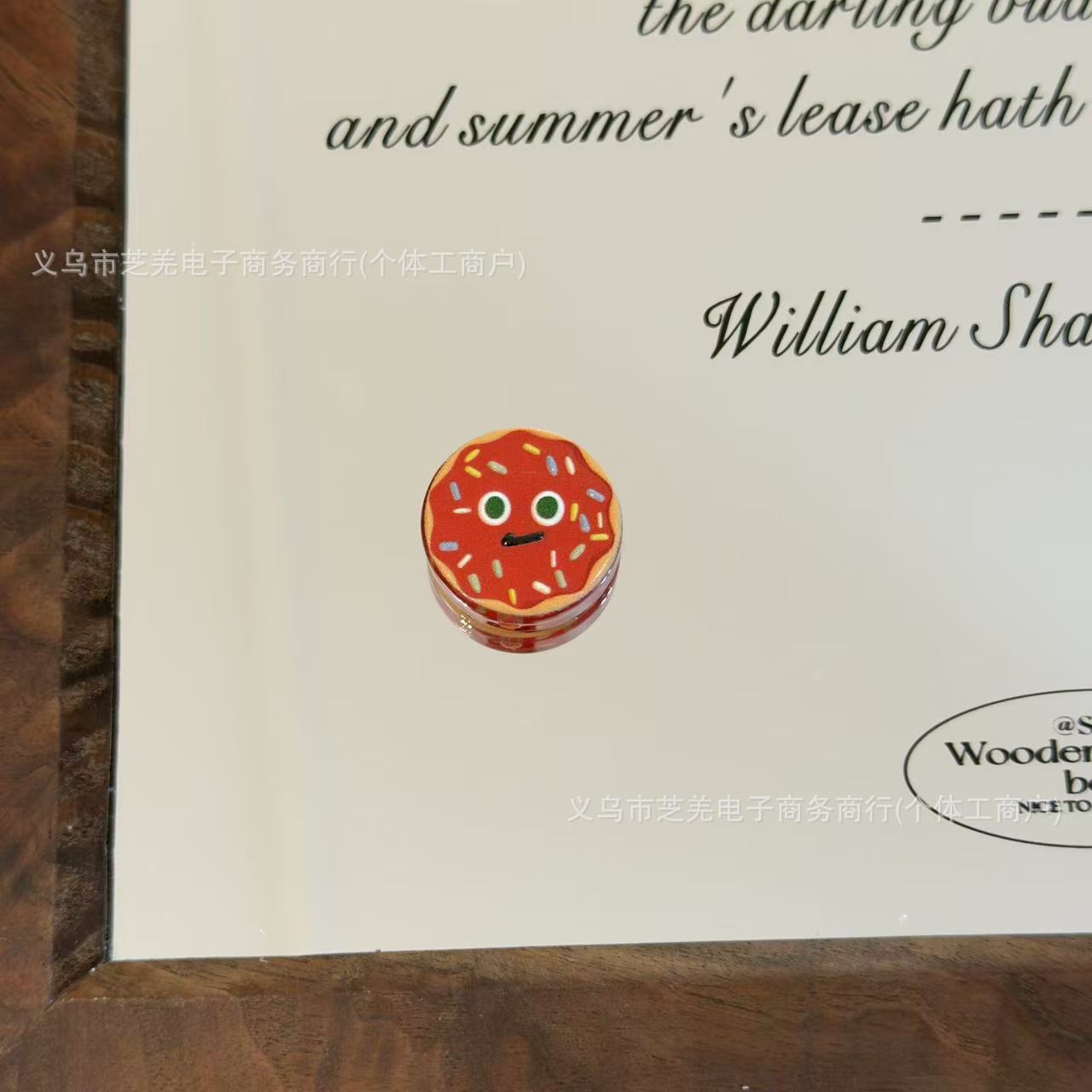 Wholesale 10pcs embossed expression donut acrylic beads OLY Exclusive