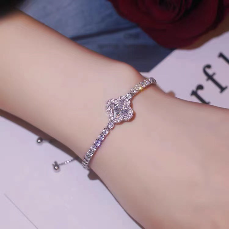 Wholesale Four Leaf Clover Super Flash Micro-Inlaid Zirconia Pull Bracelet