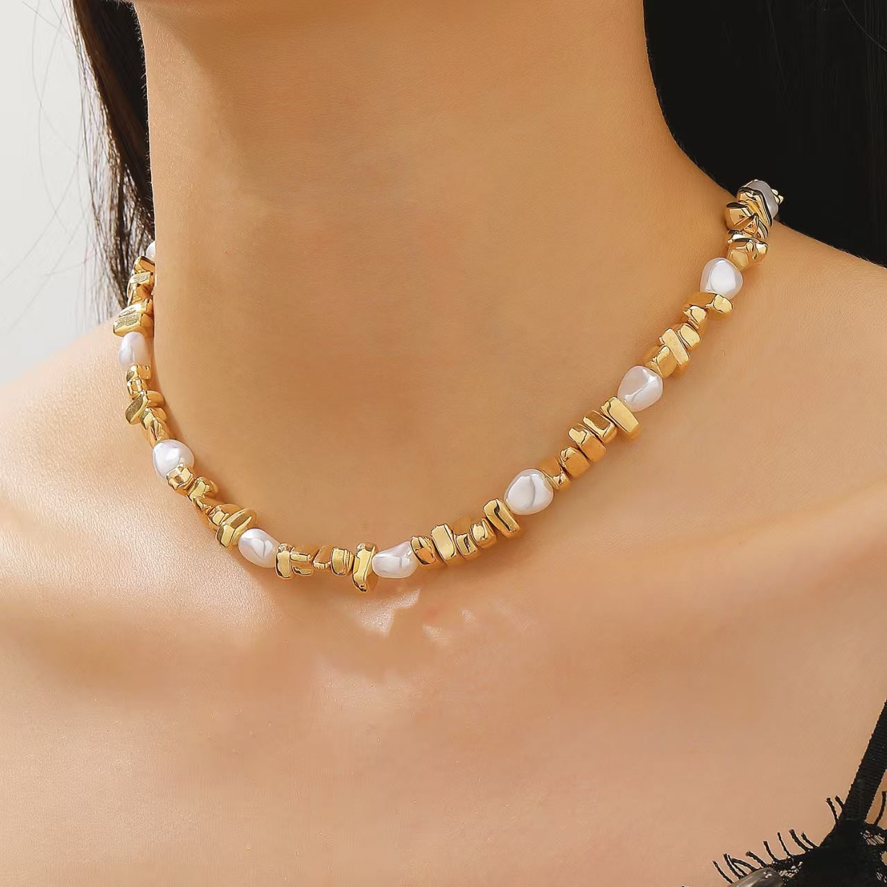 Wholesale Silver Geometric Heart Pendant Necklace