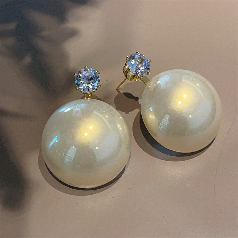 Wholesale Retro Small Fragrance Style Apple Big Pearl Metal Earrings Around 25MM