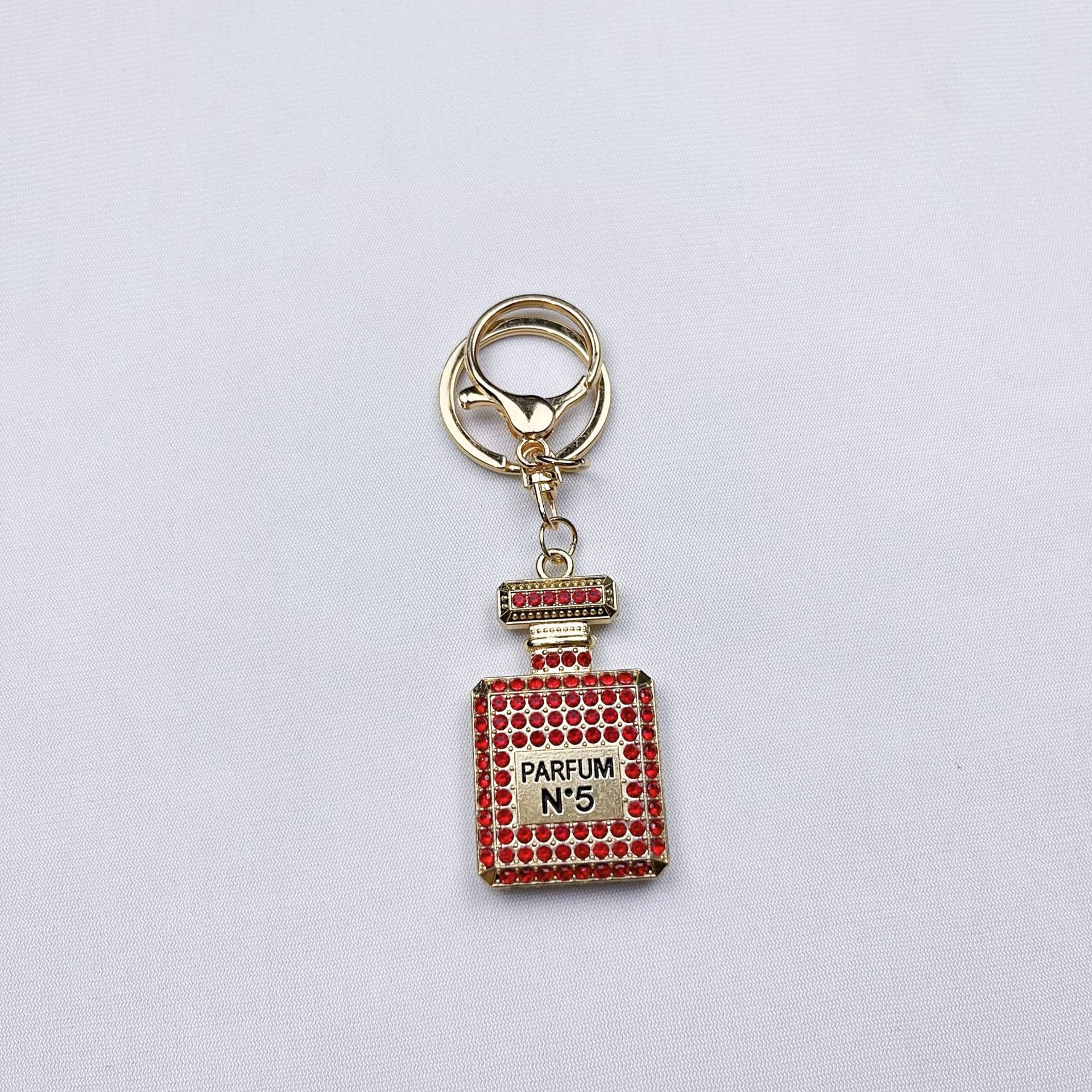 Wholesale Creative Diamond Set Fashion Full Diamond perfume Bottle Bag Car Keychains