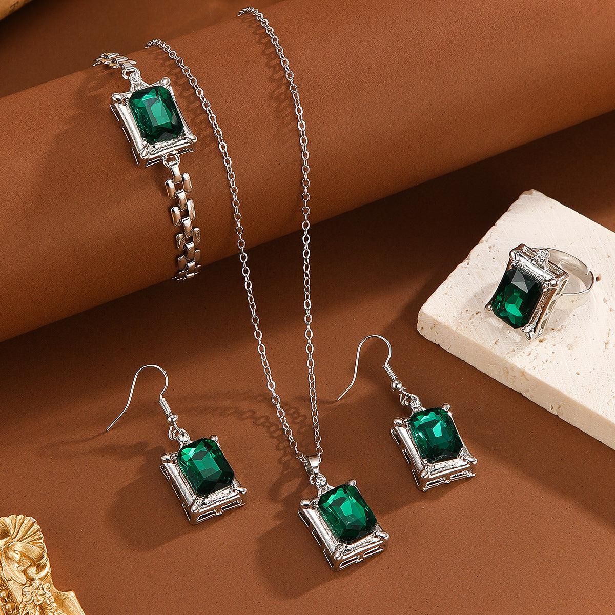 Wholesale Chic Rhinestone Jewelry Set Geometric Earrings Necklace Bracelet 4 Piece Set Zinc Alloy Boutique Resale
