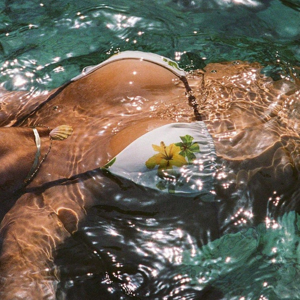 Wholesale Triangle flower suspender swimsuit two piece set