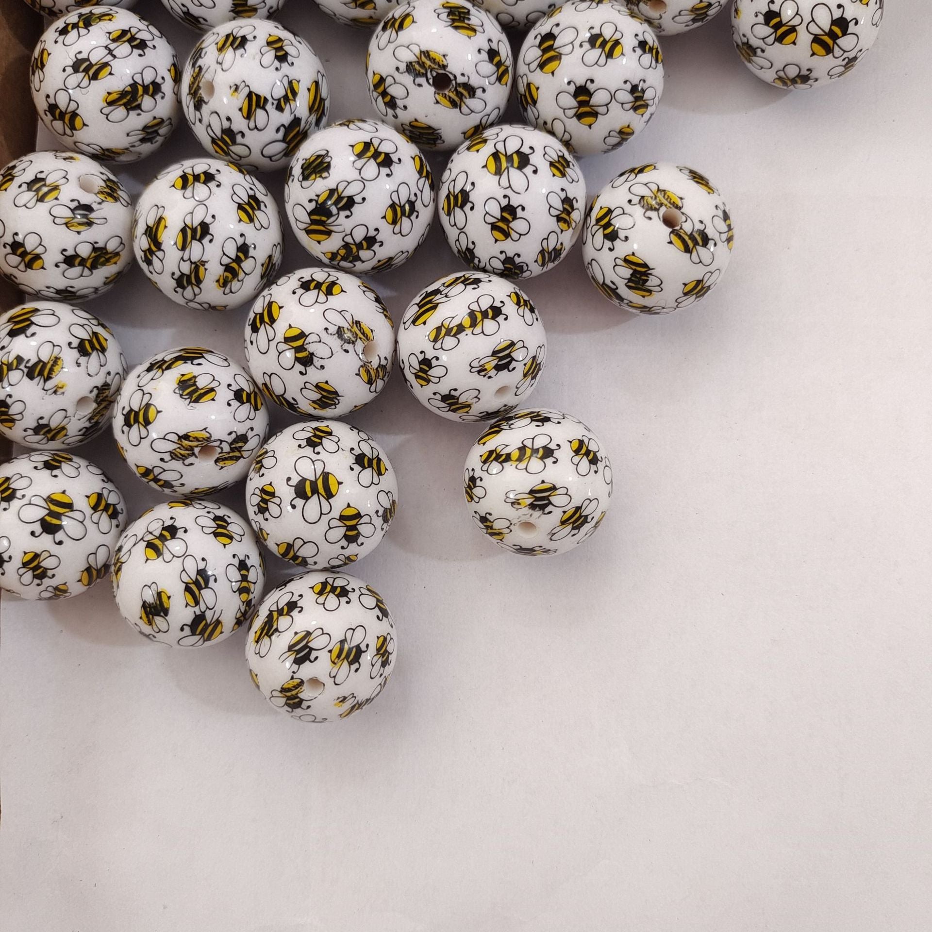 Wholesale 5pcs 20MM Acrylic Two-color Bee Print Beads