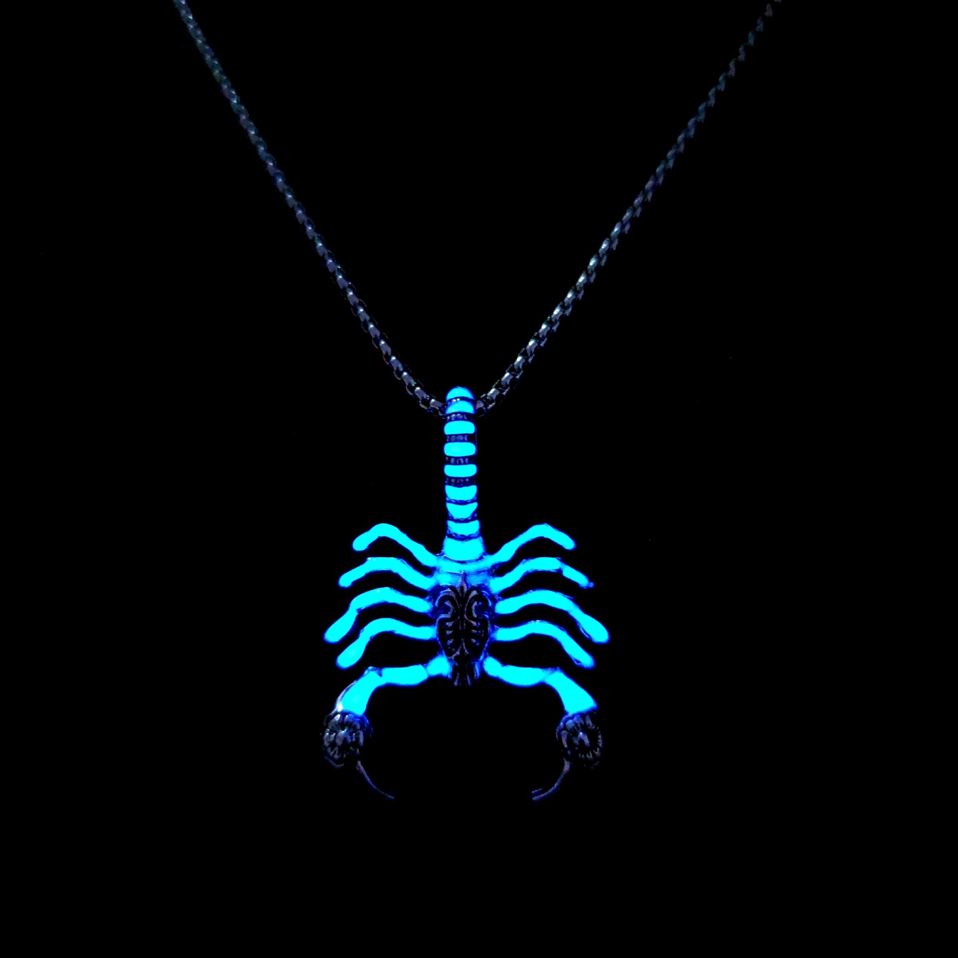 Wholesale Scorpion King Night Light Men' s Necklace