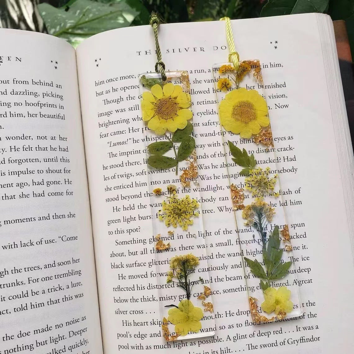 Wholesale Creative Real Flower Daisy Epoxy Transparent Tassel Dried Flower DIY Bookmark