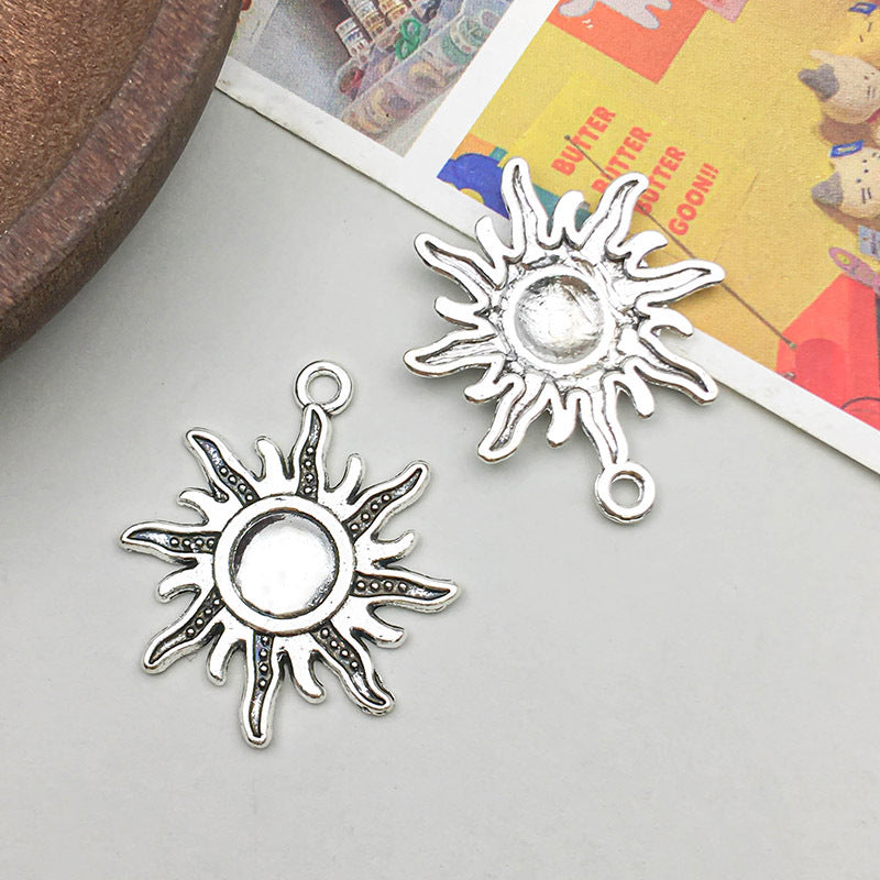 Wholesale Antique Silver Alloy Retro Simulation Star, Moon, Sun DIY Pendant