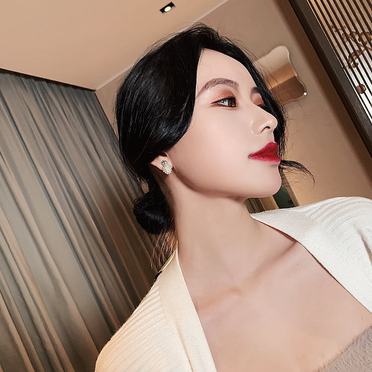 Wholesale S925 Silver Needle Small Pearl Pineapple Stud Earrings