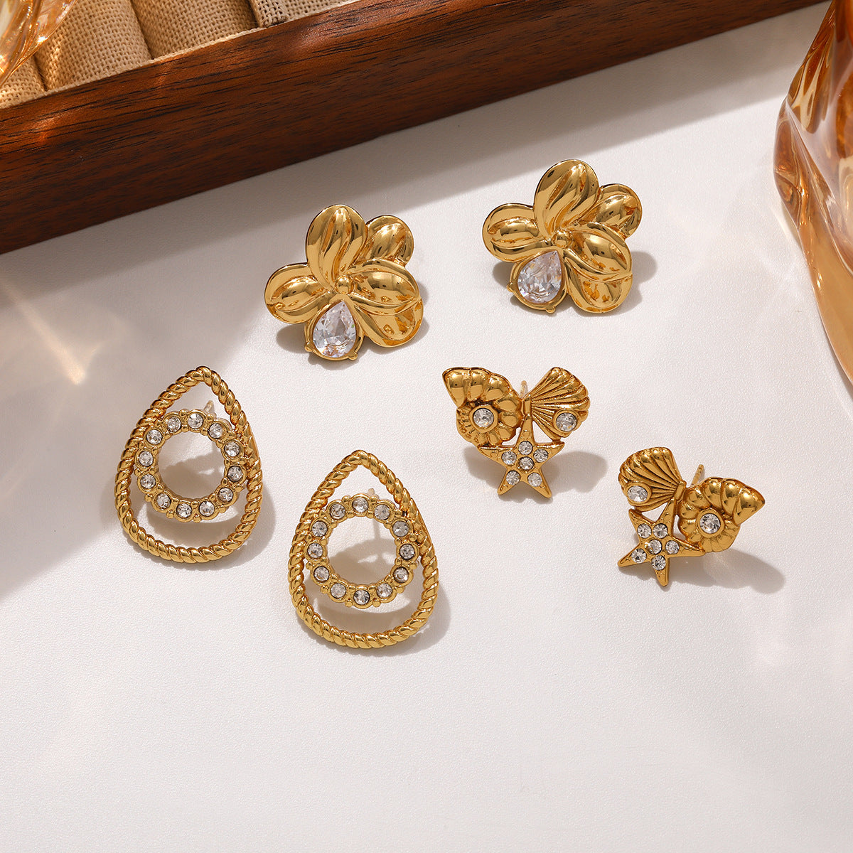 Wholesale Stainless steel earrings vacation style pearl flower earrings for women