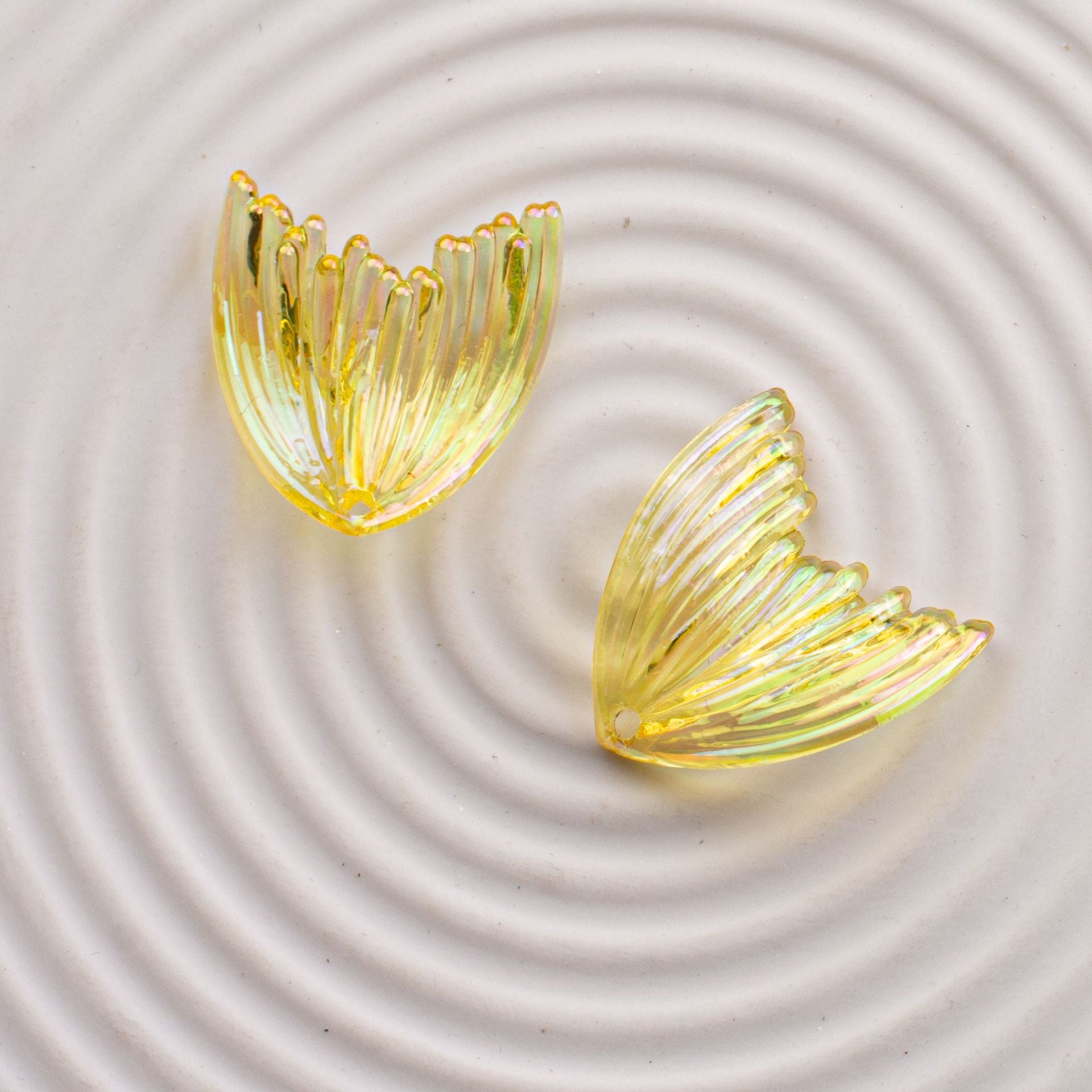 Wholesale UV Coated Mermaid Fish Tail Acrylic Loose Beads