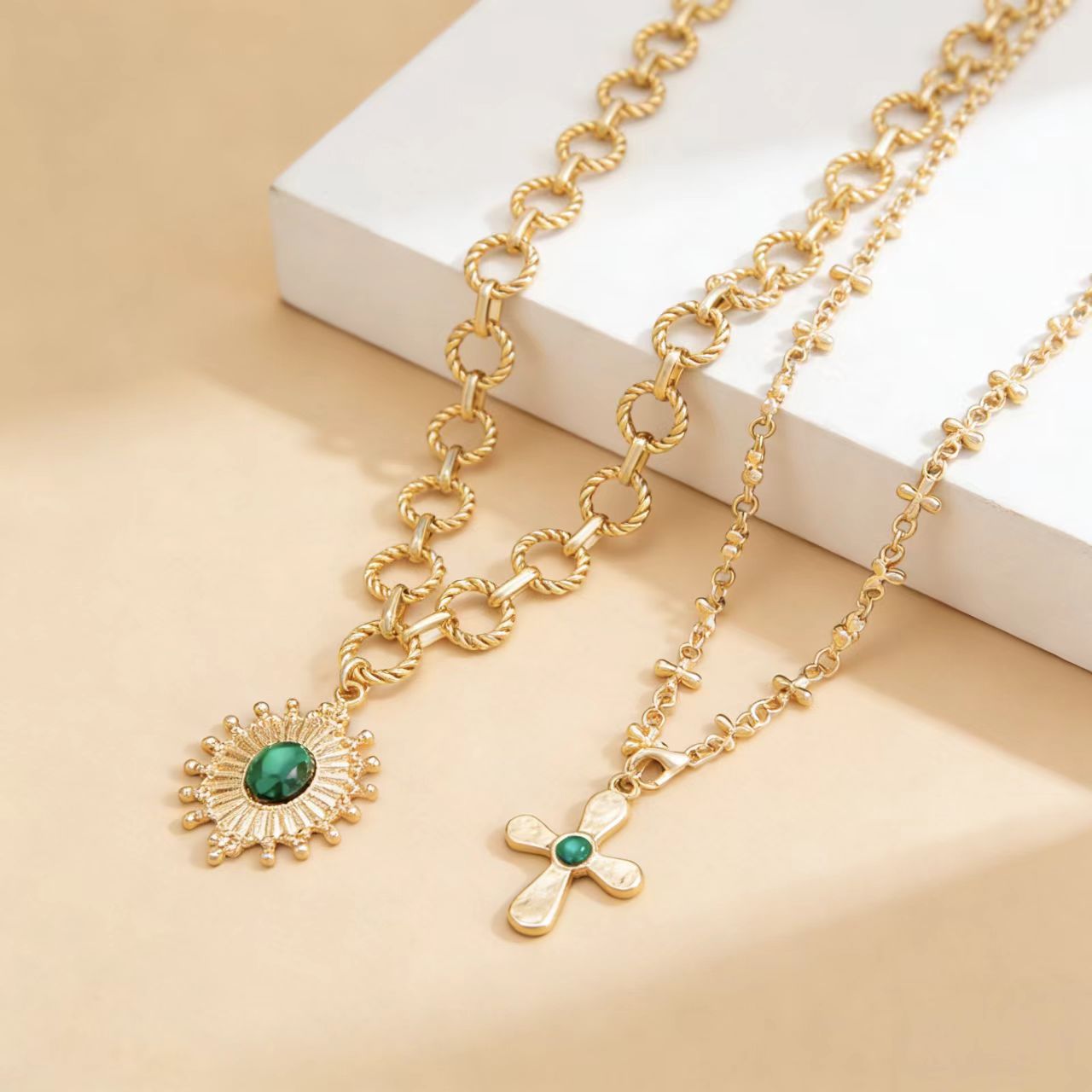 Wholesale Melard style gemstone metal small flower pendant necklace