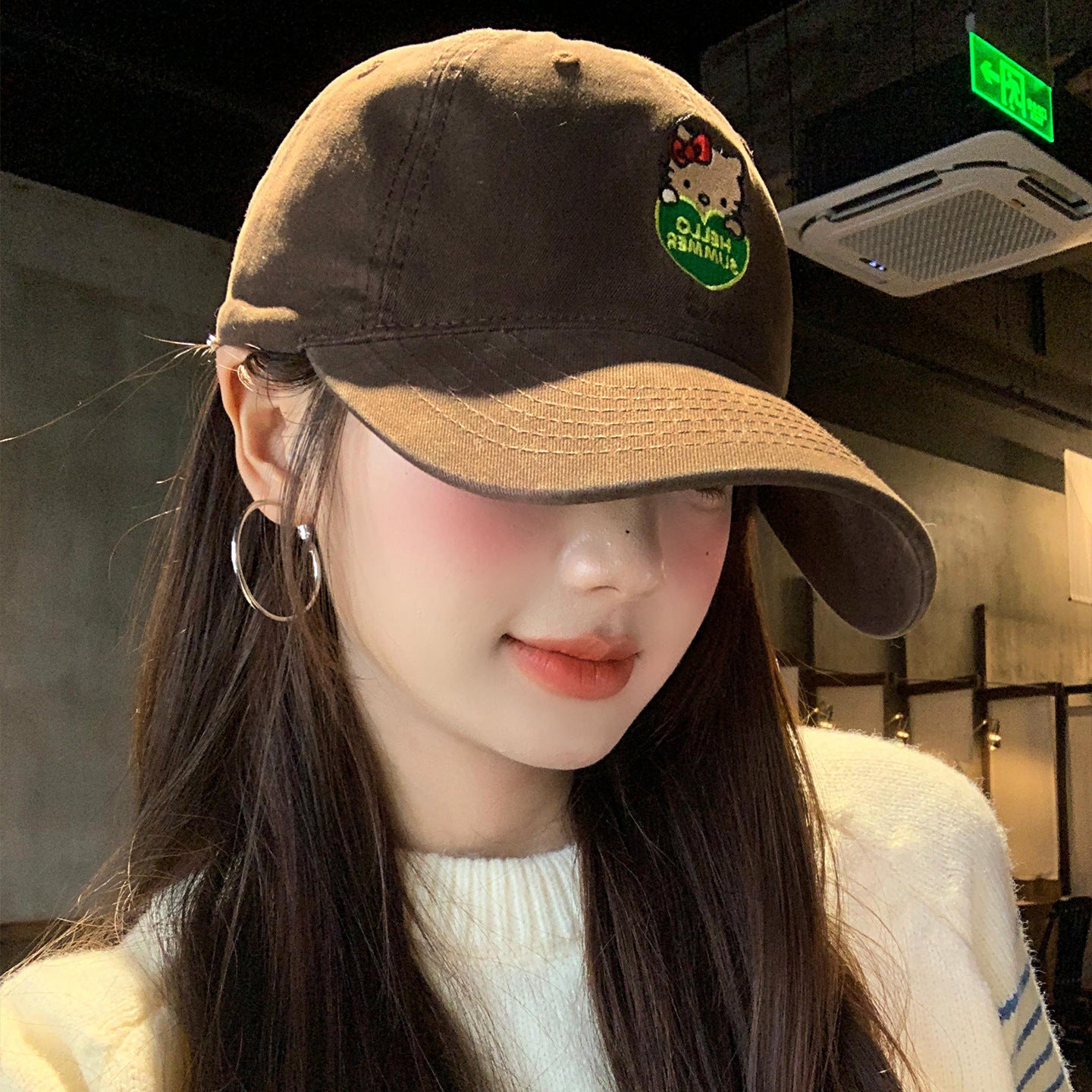 Wholesale Cute heart-embroidered baseball cap