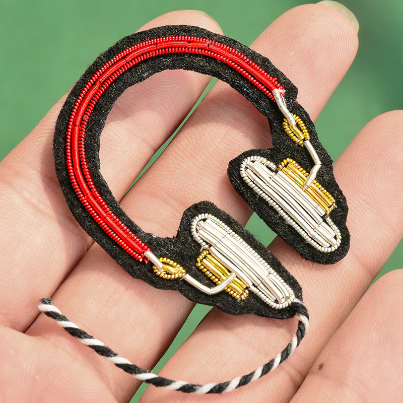Wholesale 2pcs DIY Hand Embroidered Indian Silk Musical Notes Earphones Cloth Patch Hat Clothes Accessories FS