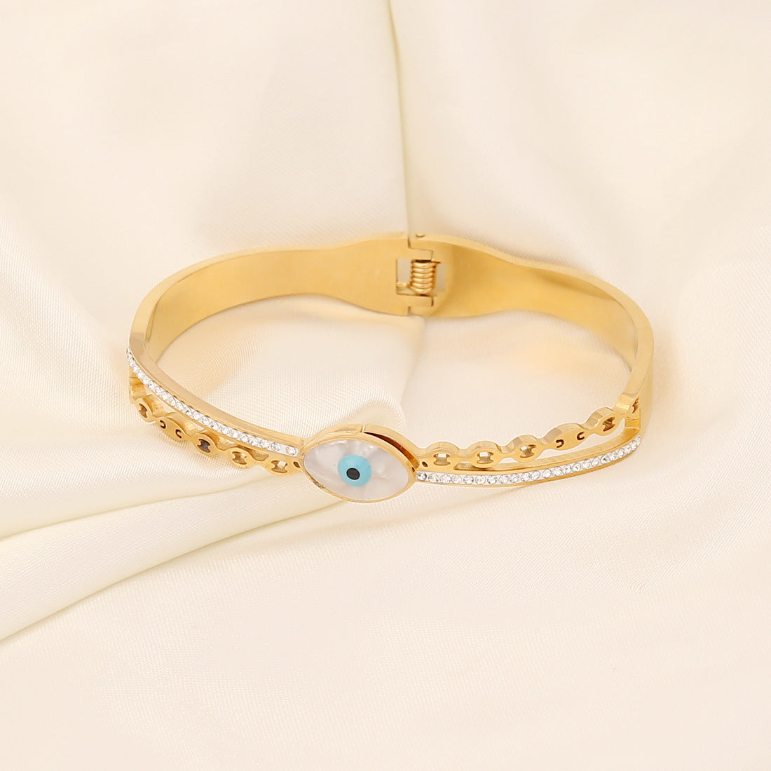 Wholesale Fashion Eye Temperament with Zirconium Inlaid Stainless Steel Bracelet