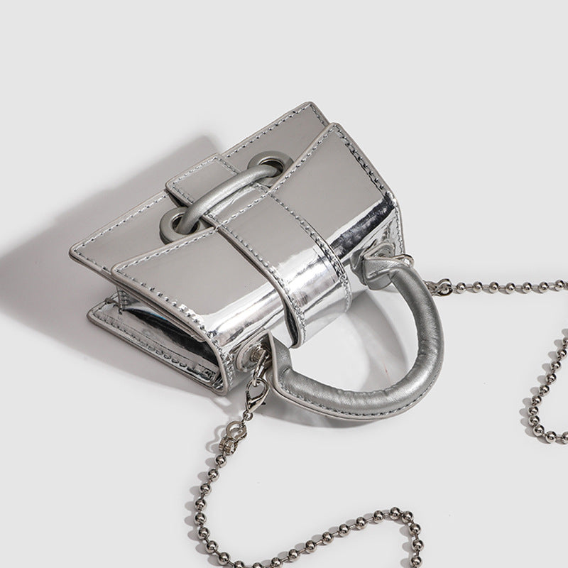 Wholesale Small handbags popular in summer, high-end silver beaded chain messenger bags