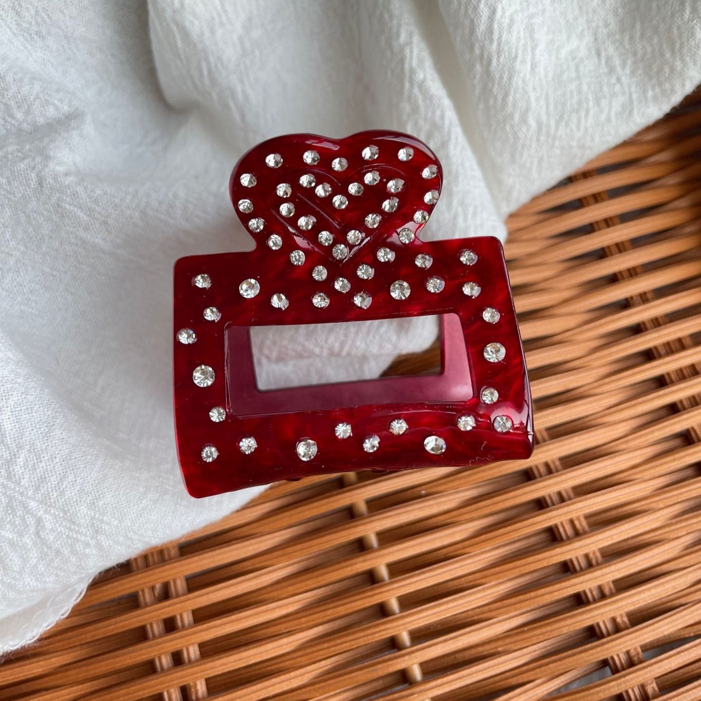 Wholesale Love Red Lip Grab Clip Heavy Industry Diamond Hair Clip Light Luxury High-end Shark Clip Valentine's Day Hair Accessories Headdress