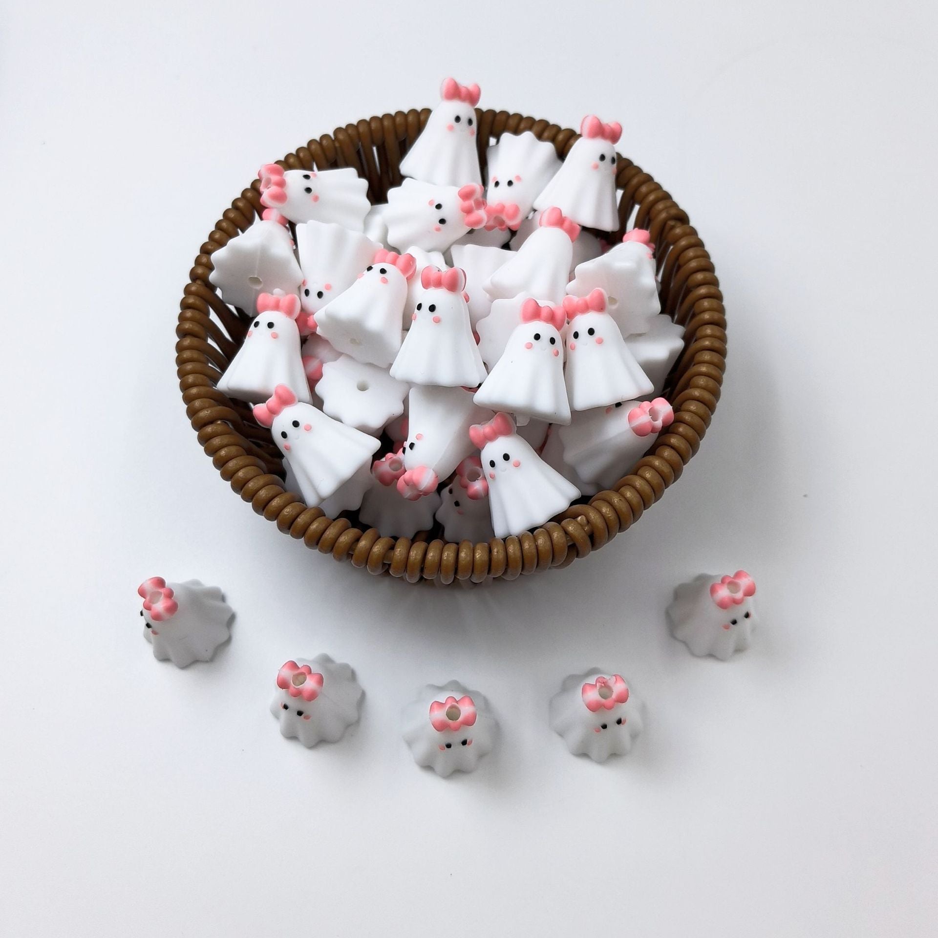 Wholesale 10pcs 3D Hot Sale Halloween Hot Sale White Ghost Three-dimensional Silicone Cartoon DYI Beads