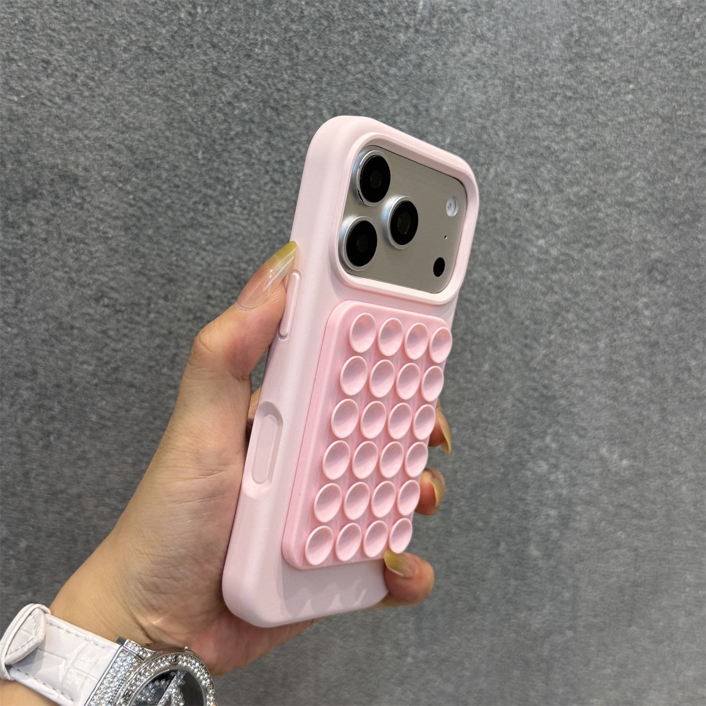 Wholesale Trendy Liquid Silicone Magnetic Phone Case For 17 Stylish Everyday Use Phone Accessory Boutique Gift
