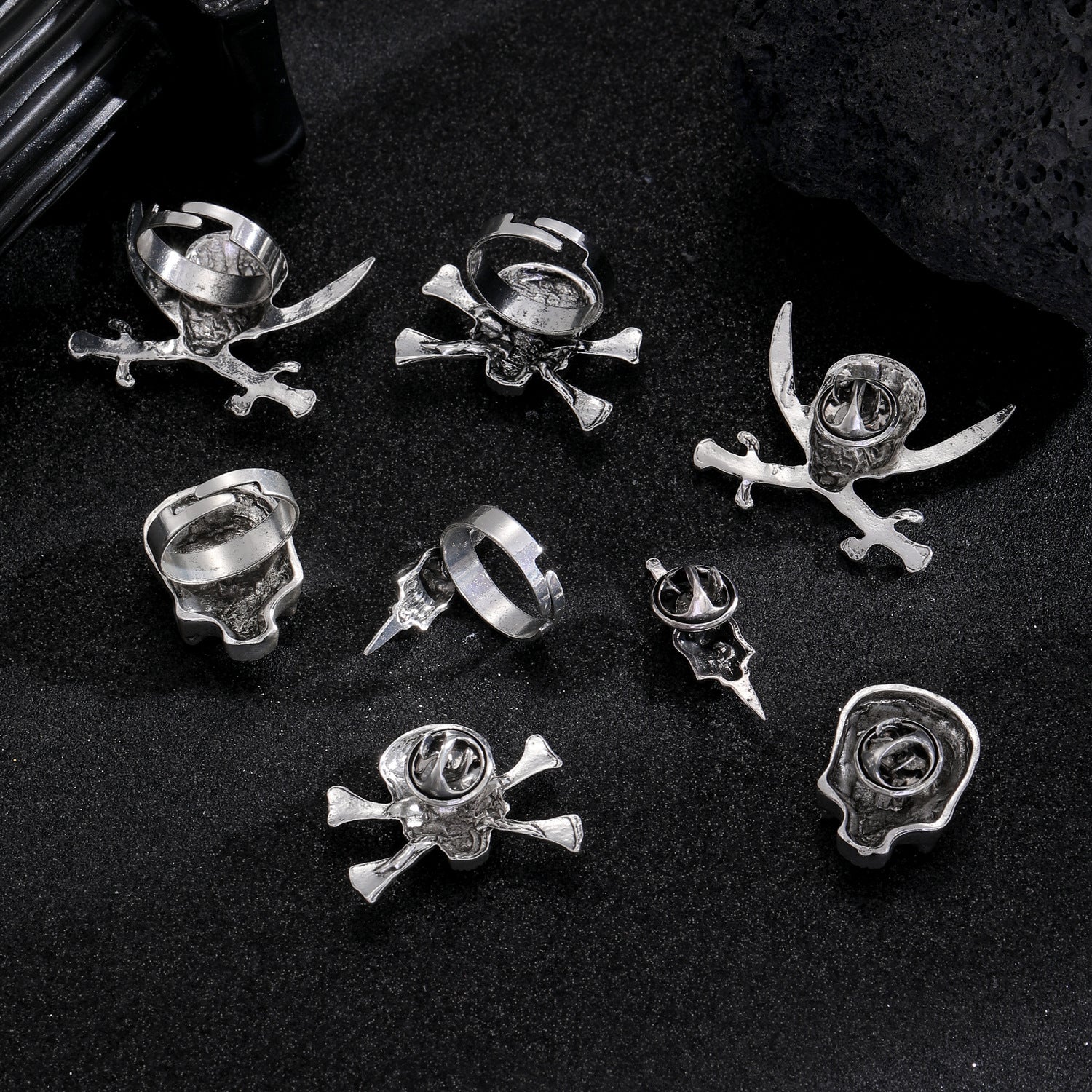 Wholesale Gothic Skull Pirate Adjustable Ring Zinc Alloy Antique Silver Finish Unisex  Jewelry Boutique Resale