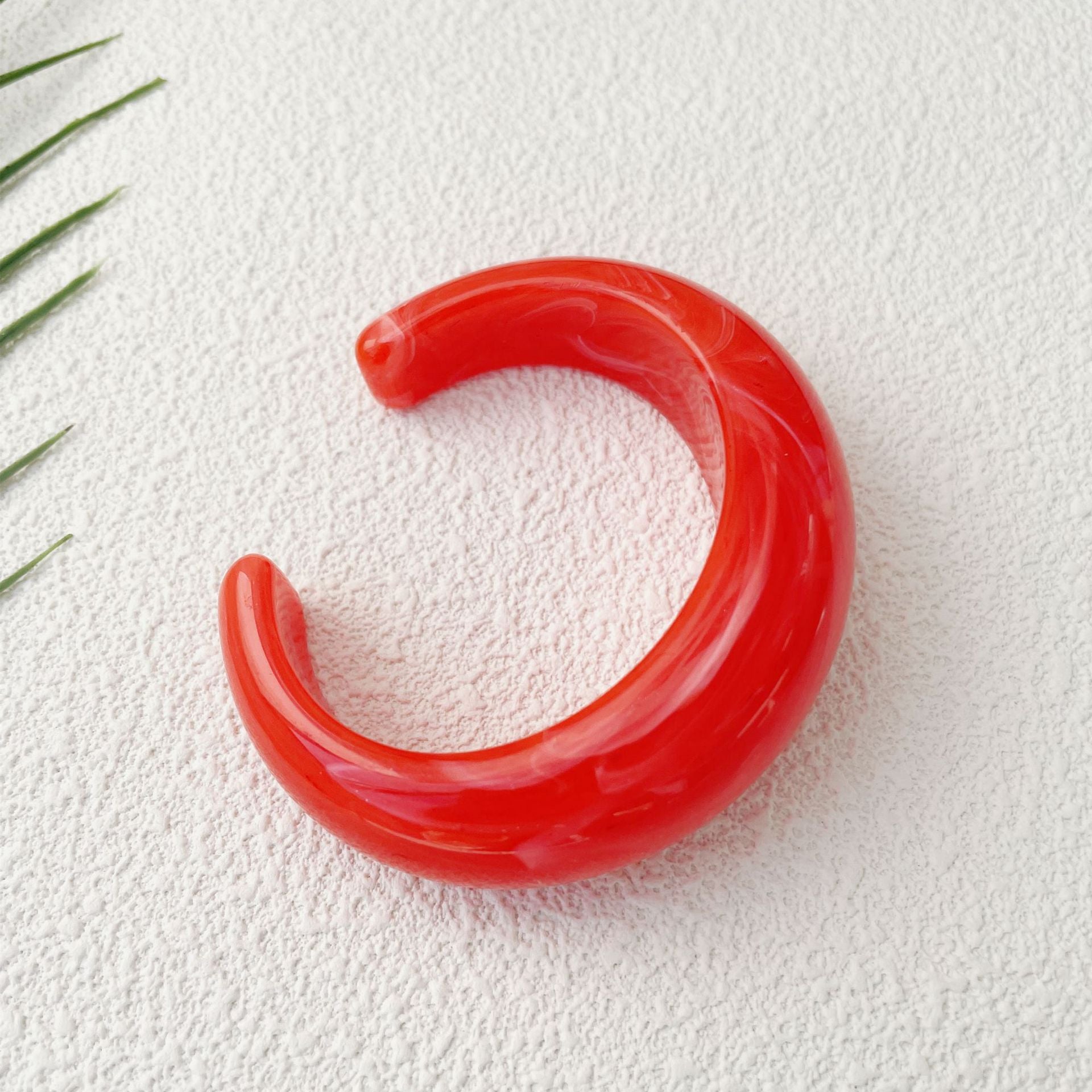 Wholesale Wide Circular Colorful Jelly Colored Dynamic Acrylic Resin Eco-friendly Bracelet