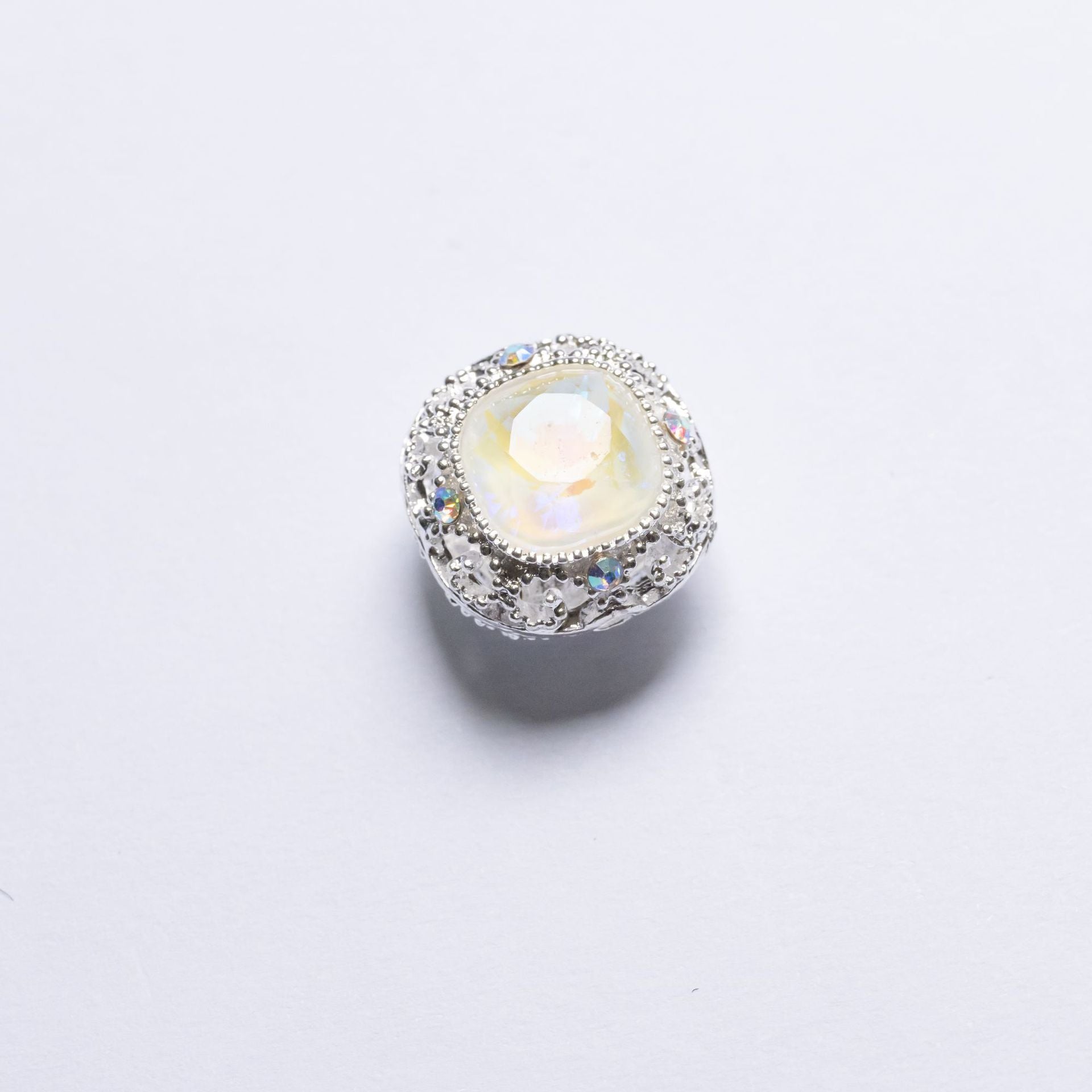 Wholesale 20pcs Alloy Crystal Western Princess Series Straight Hole Multi-color Optional Aperture 2.0mm Diy Mobile Phone Chain Bag Chain Pen