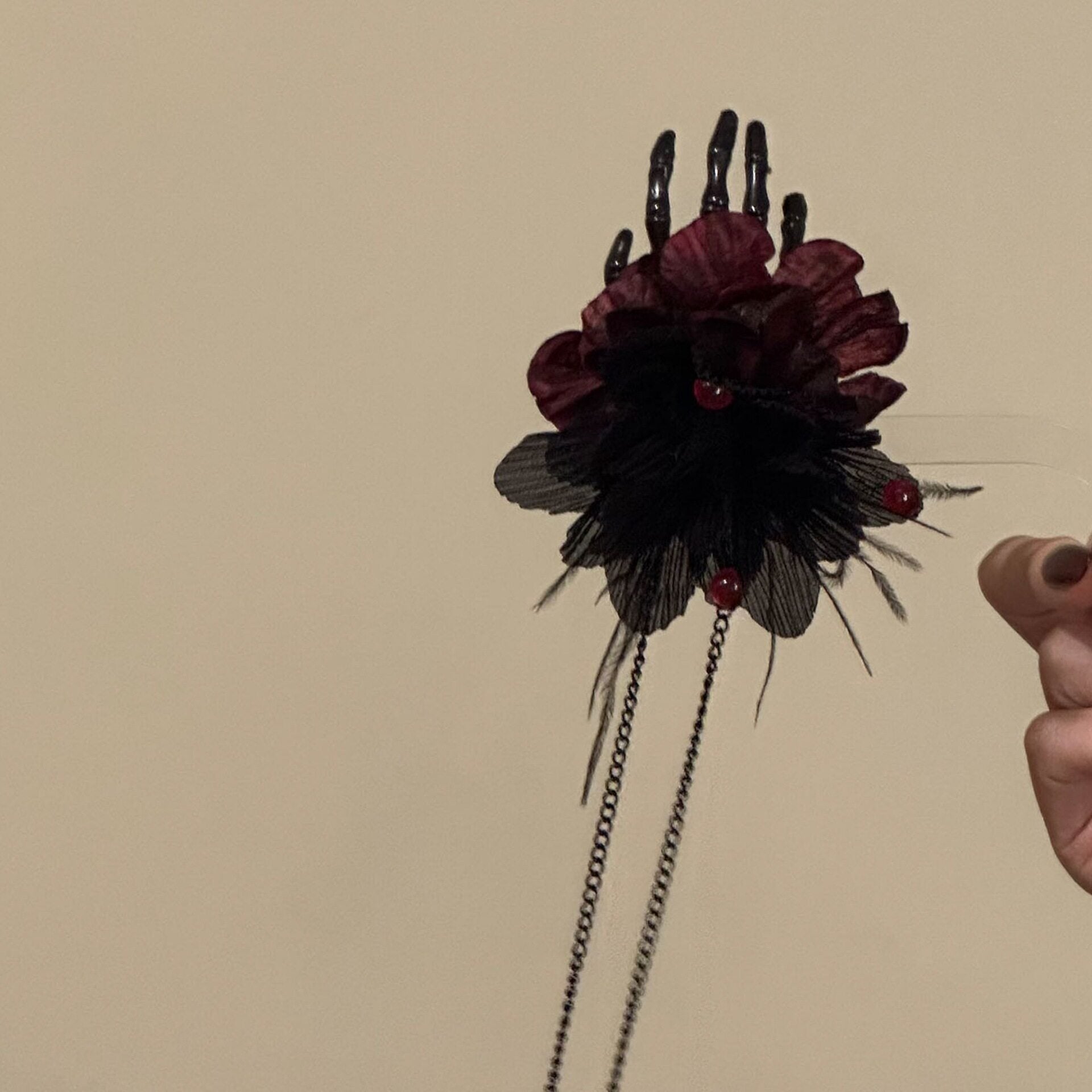 Wholesale Gothic  Blood Red Hair Clip With Ghost Claw Feather Tassel And Imitation Crystal For Women
