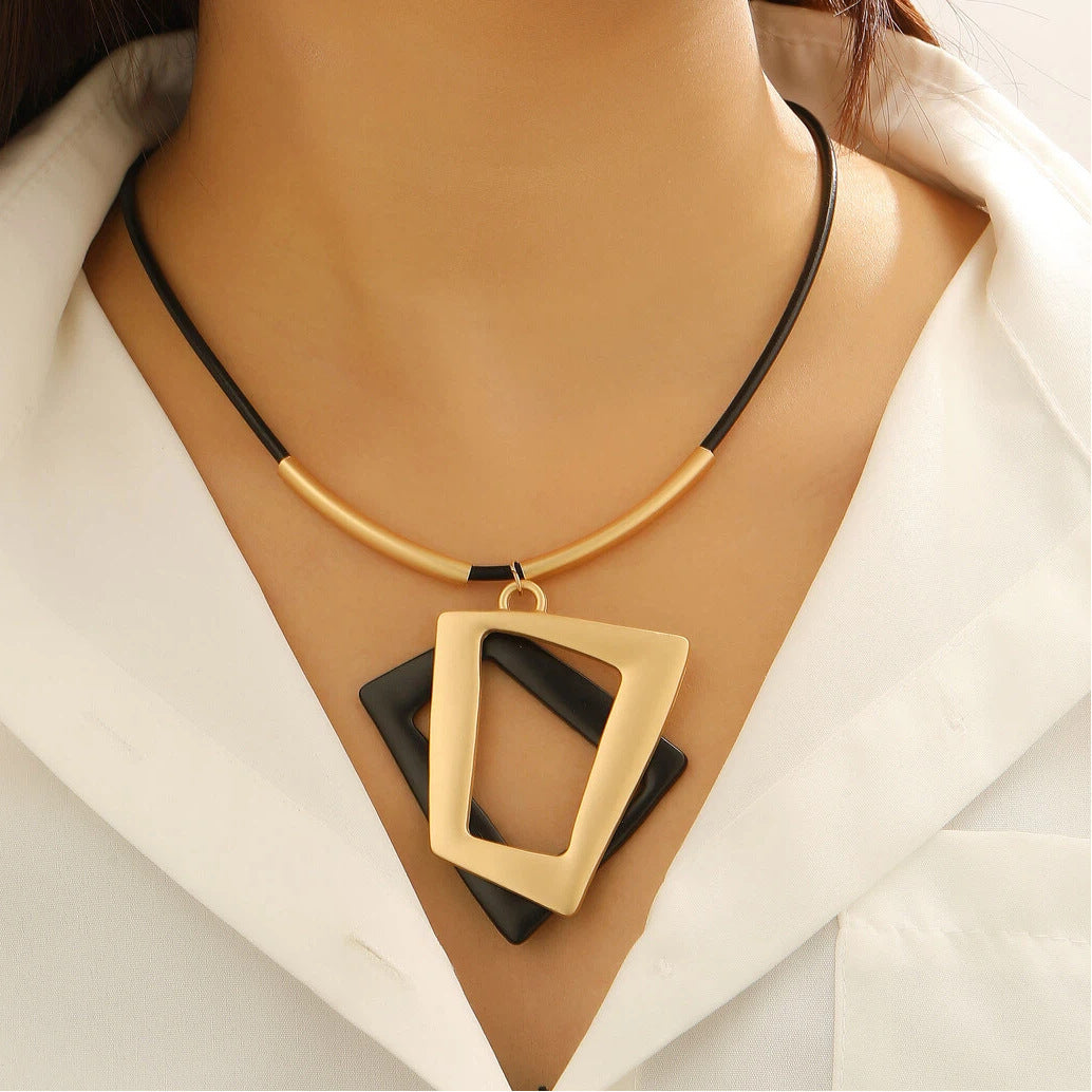 Wholesale Retro Geometric Gold Tone Alloy Earrings And Necklace Set Boho Party Jewelry For Women Gift Boutique Resale