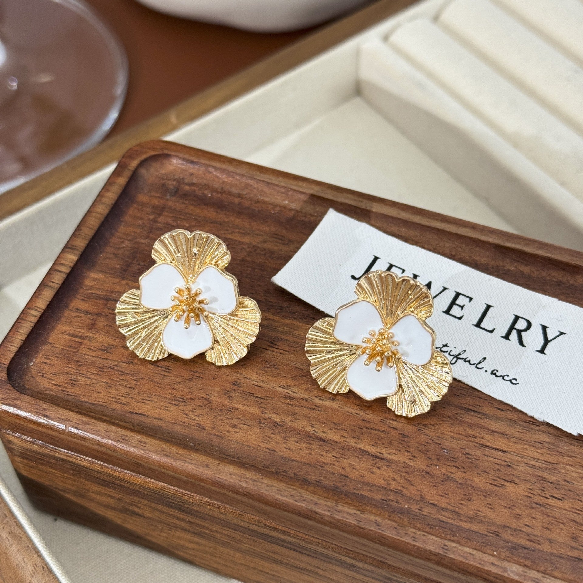 Wholesale Blue Enamel Flower Earrings For Women Pearl Accent Fashion Jewelry Accessory Party Casual Wear Resale
