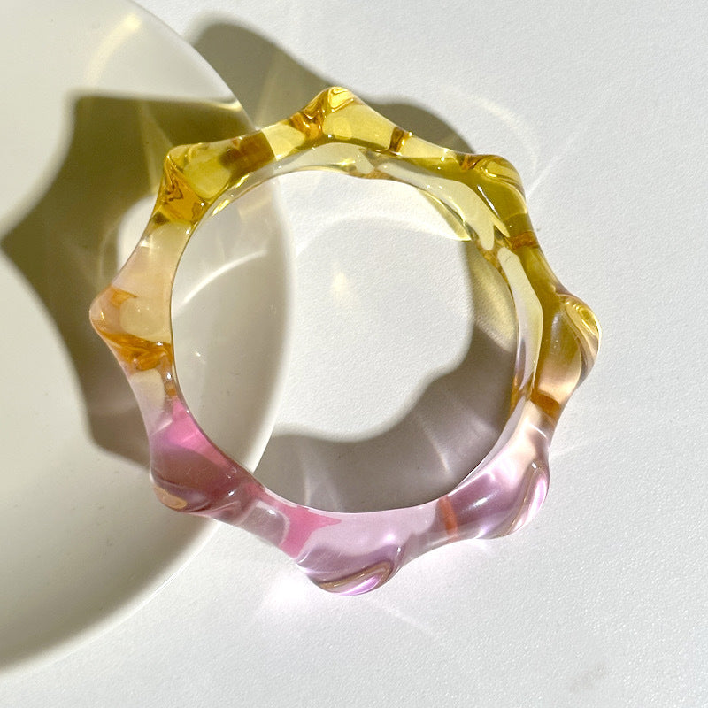 Wholesale 10pcs Yuyu new gradient transparent color matching wave round geometric resin bracelet ins color bracelet