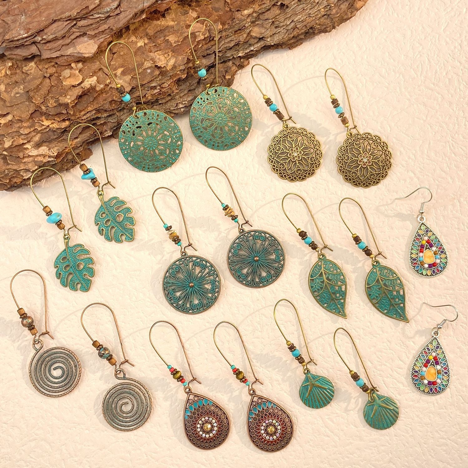 Wholesale Alloy Vintage Green Bohemian Hollow Flower Leaf Earrings For Women Party Gift