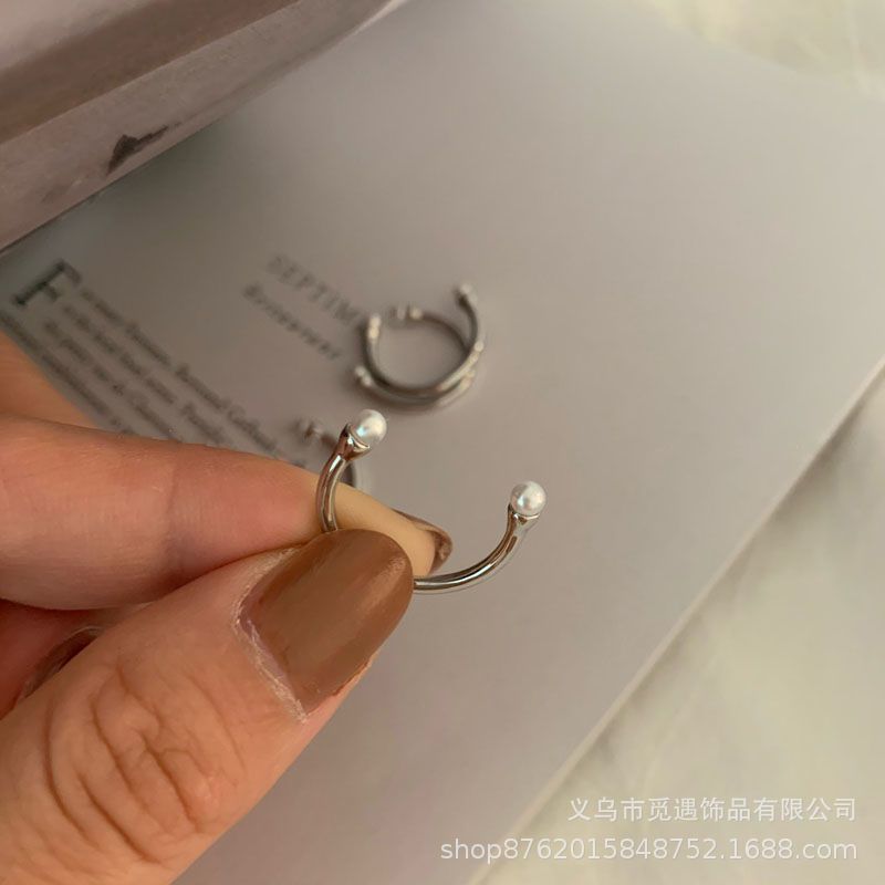 Wholesale Minimalist pearl knuckle ring,  niche and sophisticated