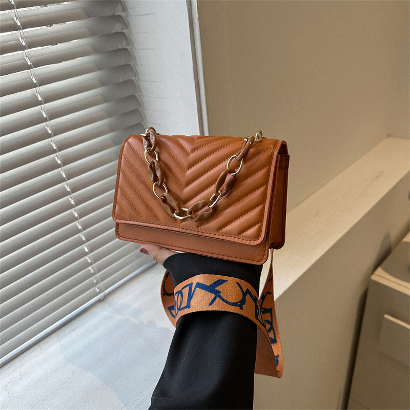 Wholesale Simple and Fashionable Wide Band Letter Shoulder Small Square Bag