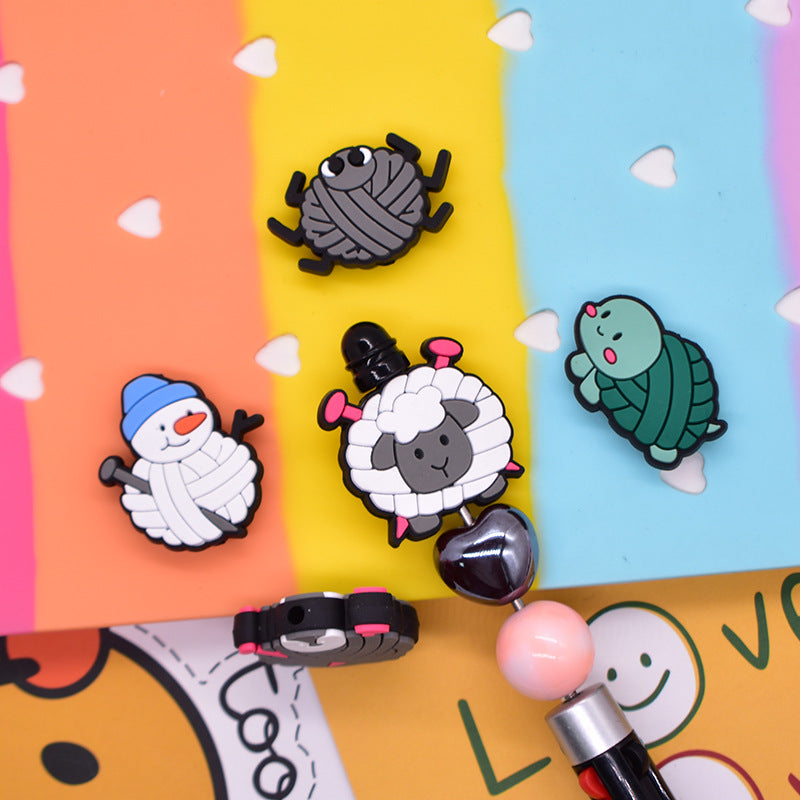 Wholesale Random 100pcs Wool Animal Beaded Keychain for Children Focal Beads