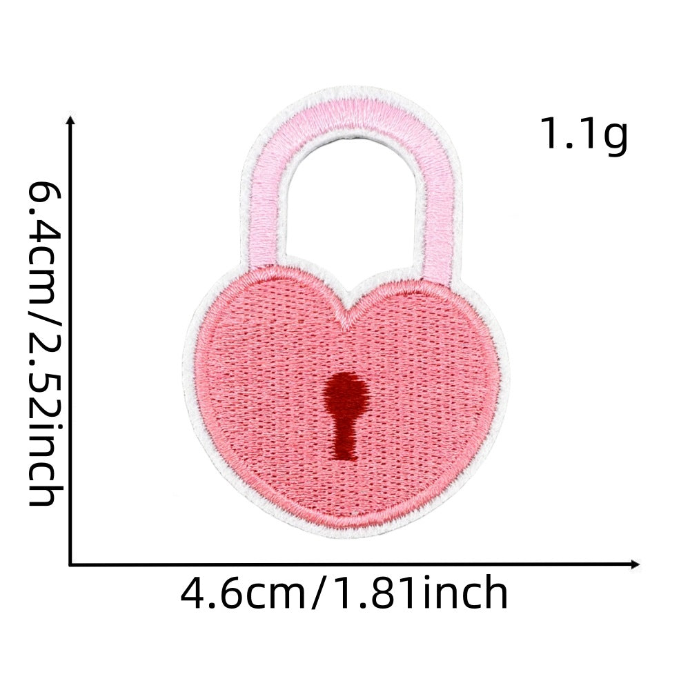 Wholesale Embroidered Iron On Patch Pink Valentine Hearts Cute Bear Design Wedding Scrapbook Decor Fashion DIY Accessory