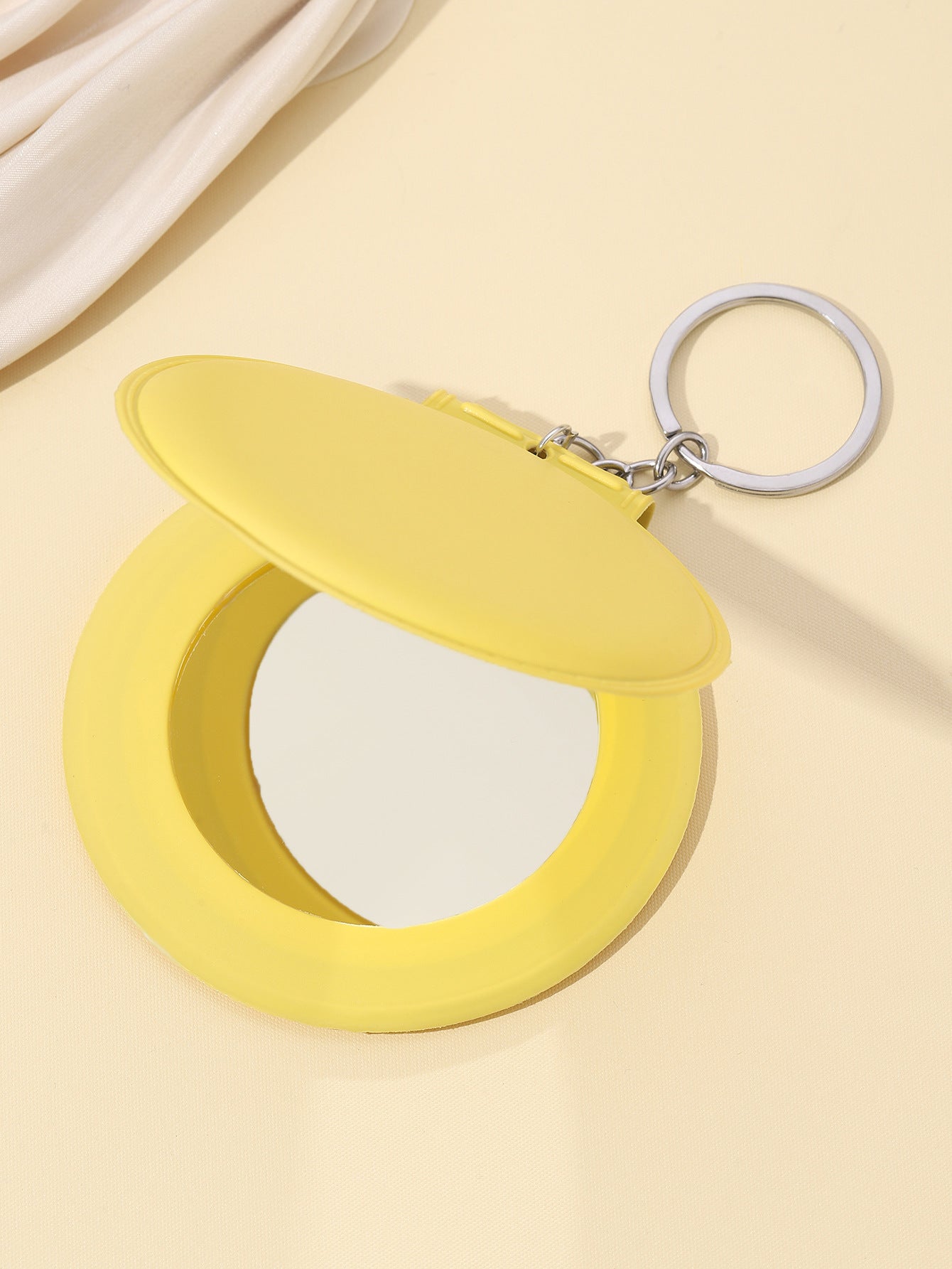Wholesale Candy Color Cosmetic Mirror Leather Small Round Mirror Portable Folding Keychain