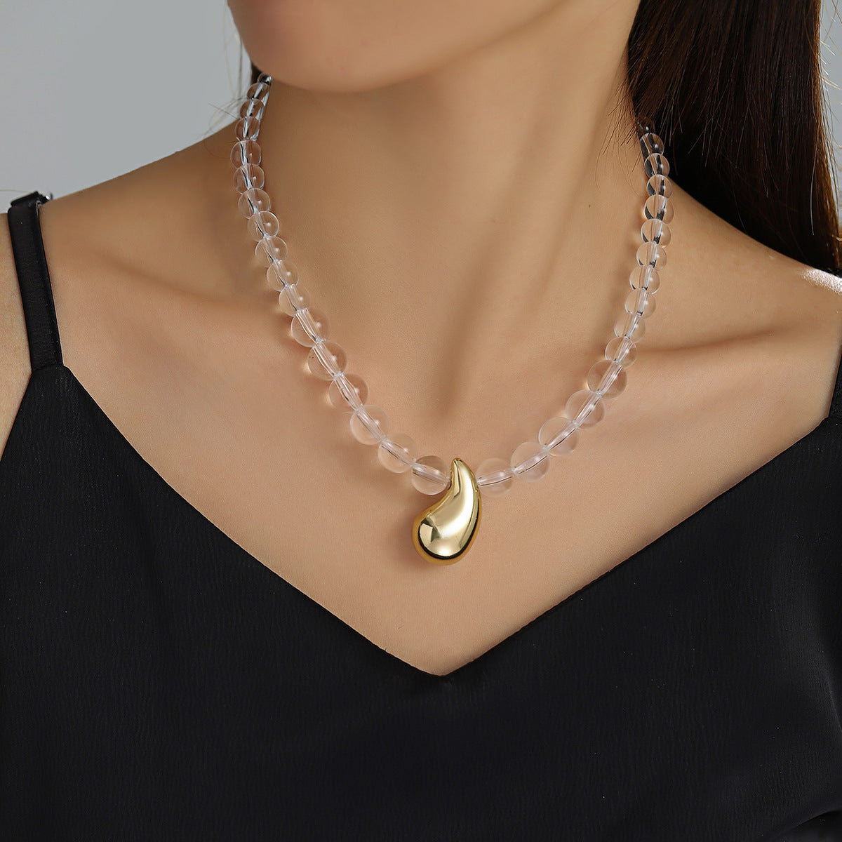 Wholesale new drop-shaped round pearl acrylic necklace ladies simple fashion adjustable sweater chain