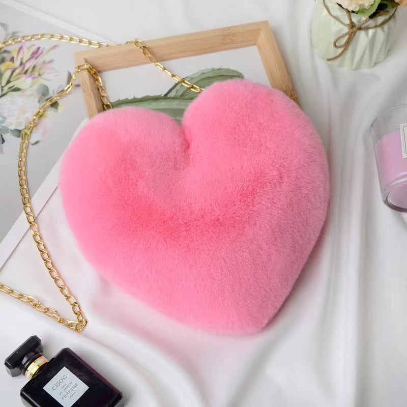 Wholesale Fashionable Love Heart Coin Purse Women's Chain Crossbody Plush Single Shoulder Bag Fuzzy Coin Purse Valentine's Day Gift
