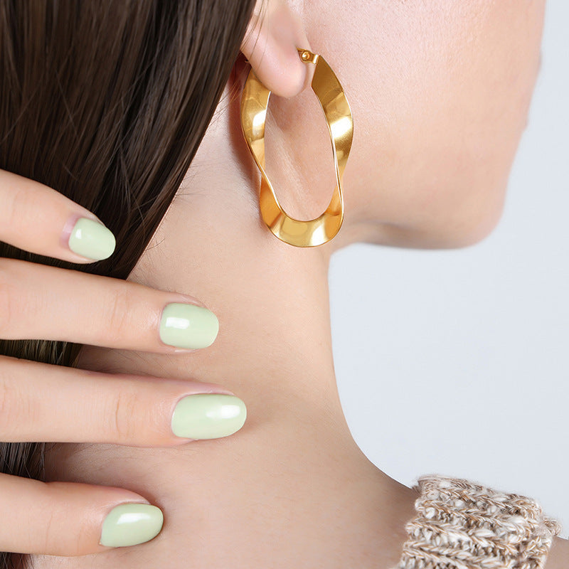 Wholesale Fashion U-shaped Glossy Gold Plated Earrings