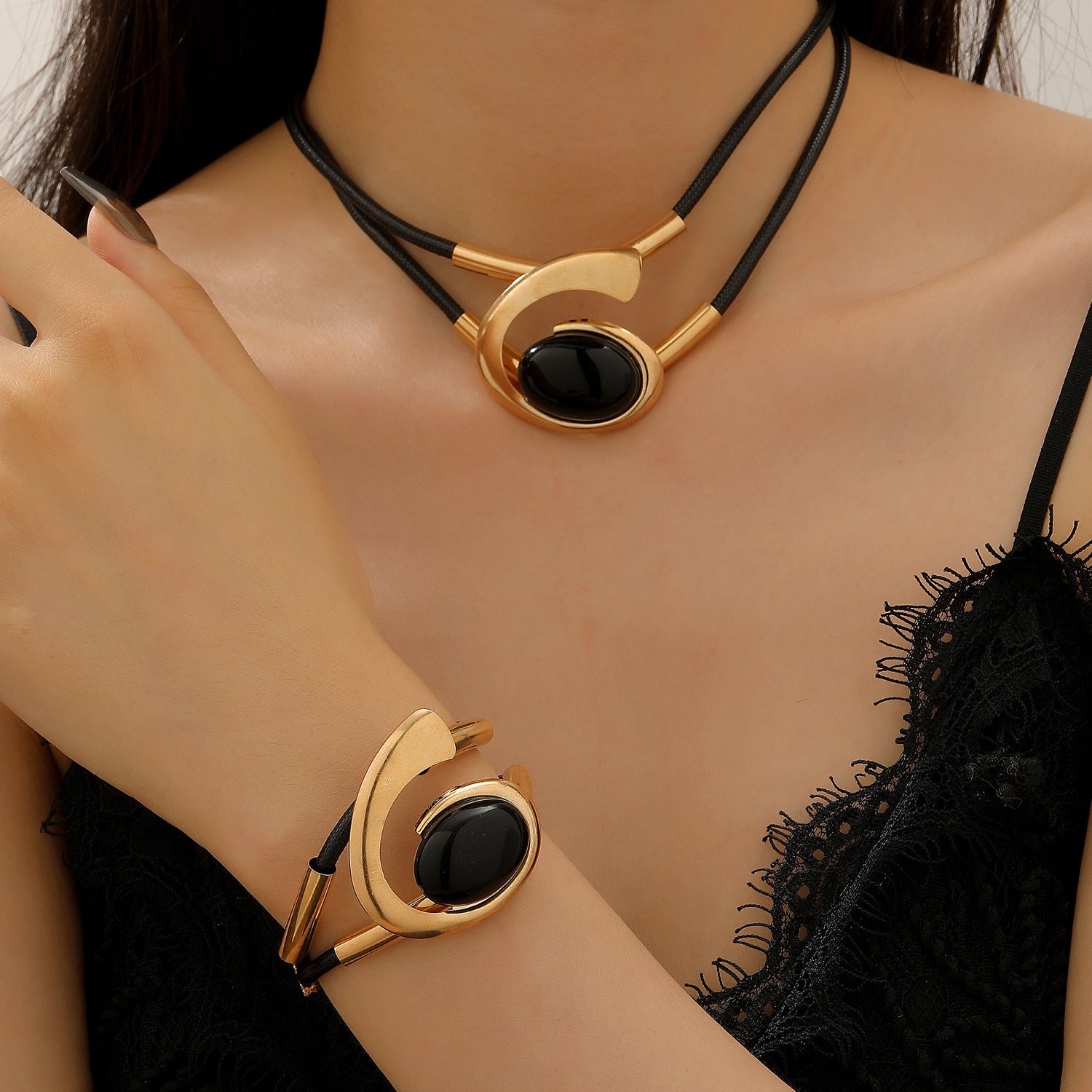 Wholesale Women S Gold Tone Oval Spiral Swirl Jewelry Set Necklace Earrings Bracelet Ring Chic Everyday Fashion Accessory For Boutique Resale