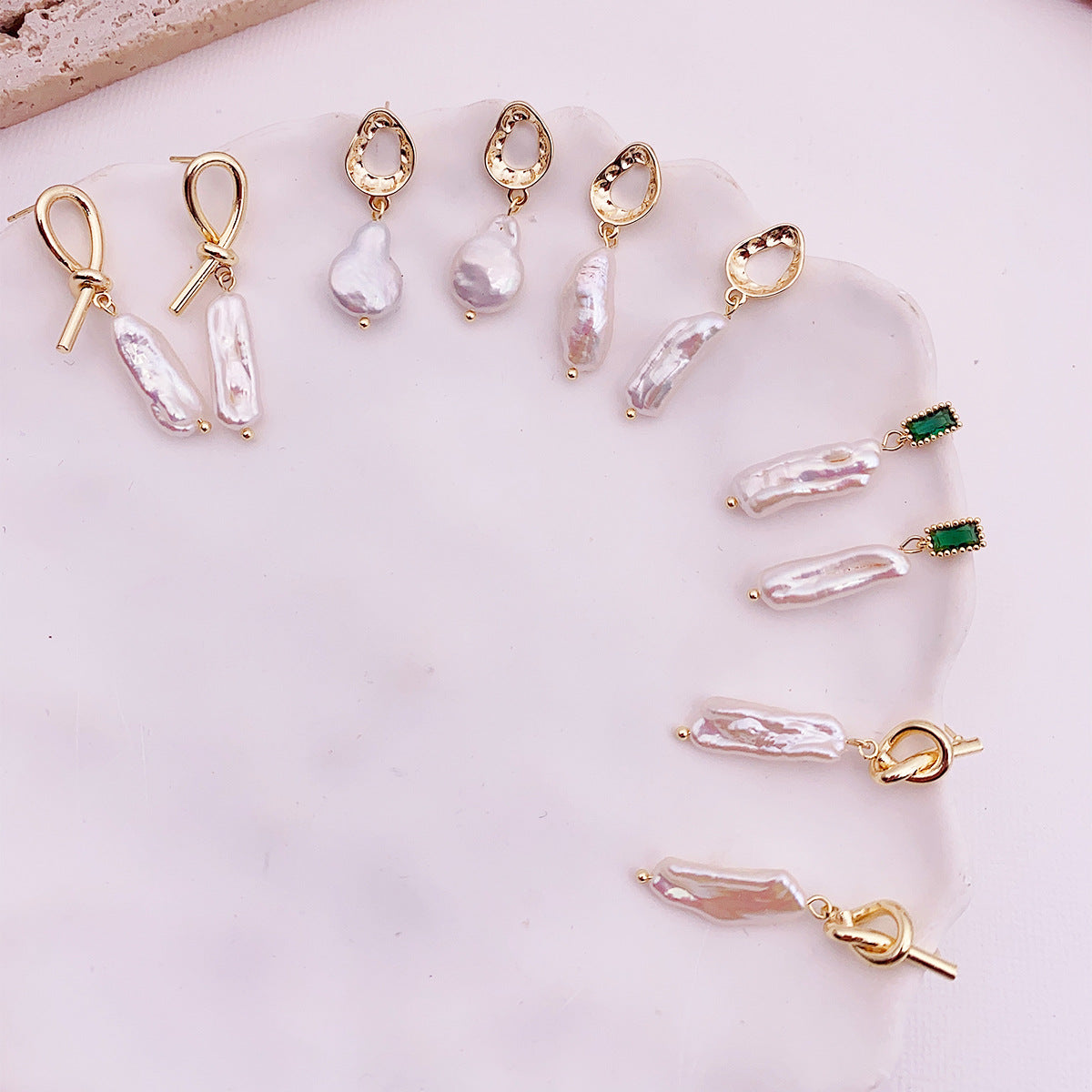 Wholesale Vintage Freshwater Pearl Baroque Irregular Emerald Earrings