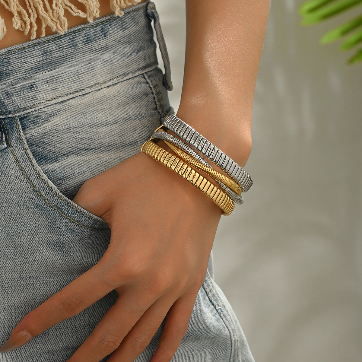 Wholesale Metal Punk Style Elastic Bracelet Vertical Stripes Ring Bracelet Hip-Hop Spiral