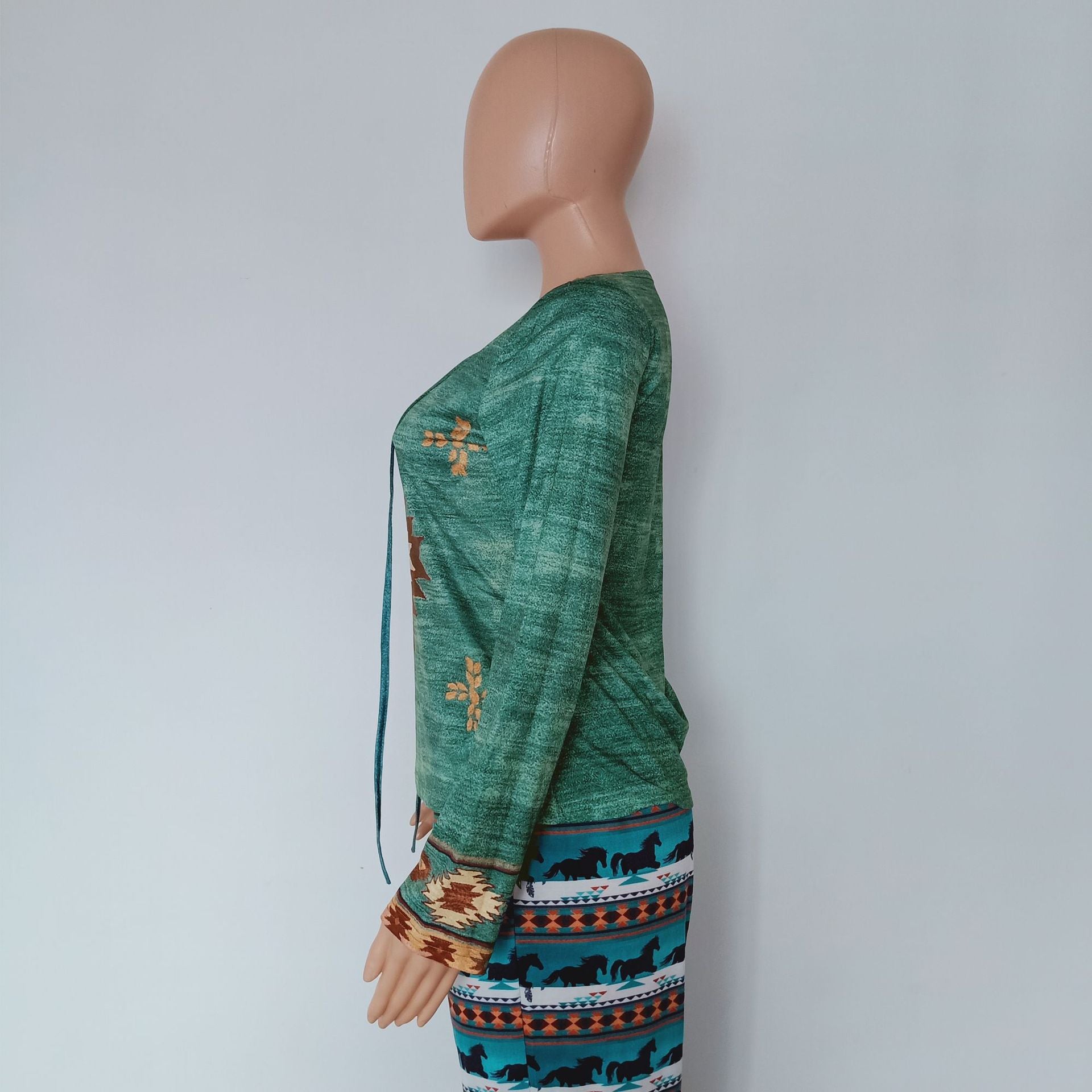 Wholesale Autumn and Winter Polyester Western Style Printed Women's Long Sleeves