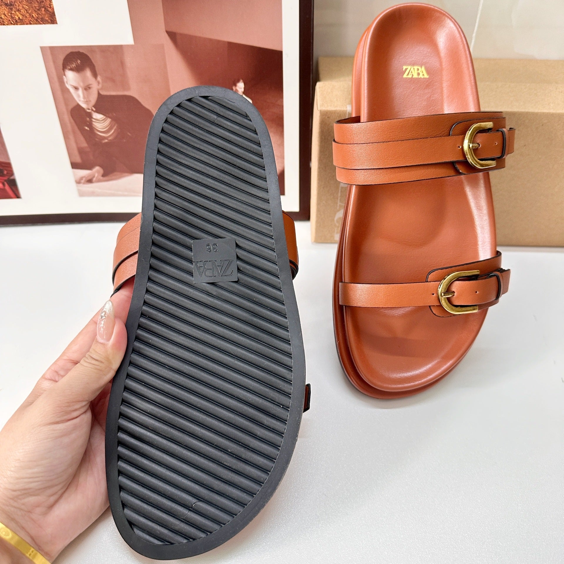 Wholesale Summer Women's Shoes with Rear Empty Black Buckle Breathable Fashion Flat Sandals