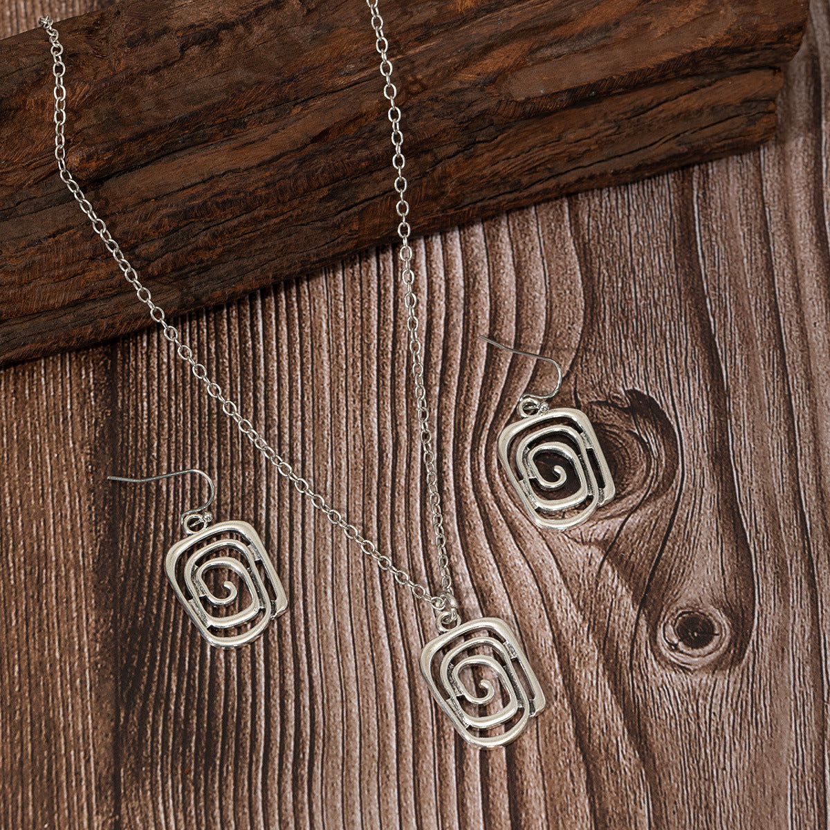 Wholesale Hollow vortex earrings and necklace set