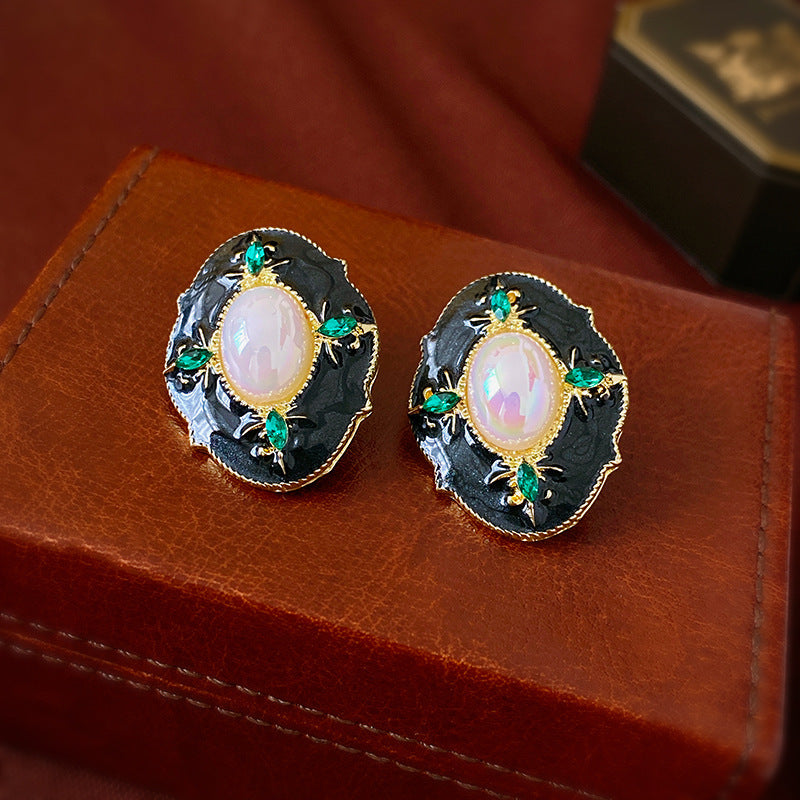 Wholesale Vintage Earrings Palace Style Earrings