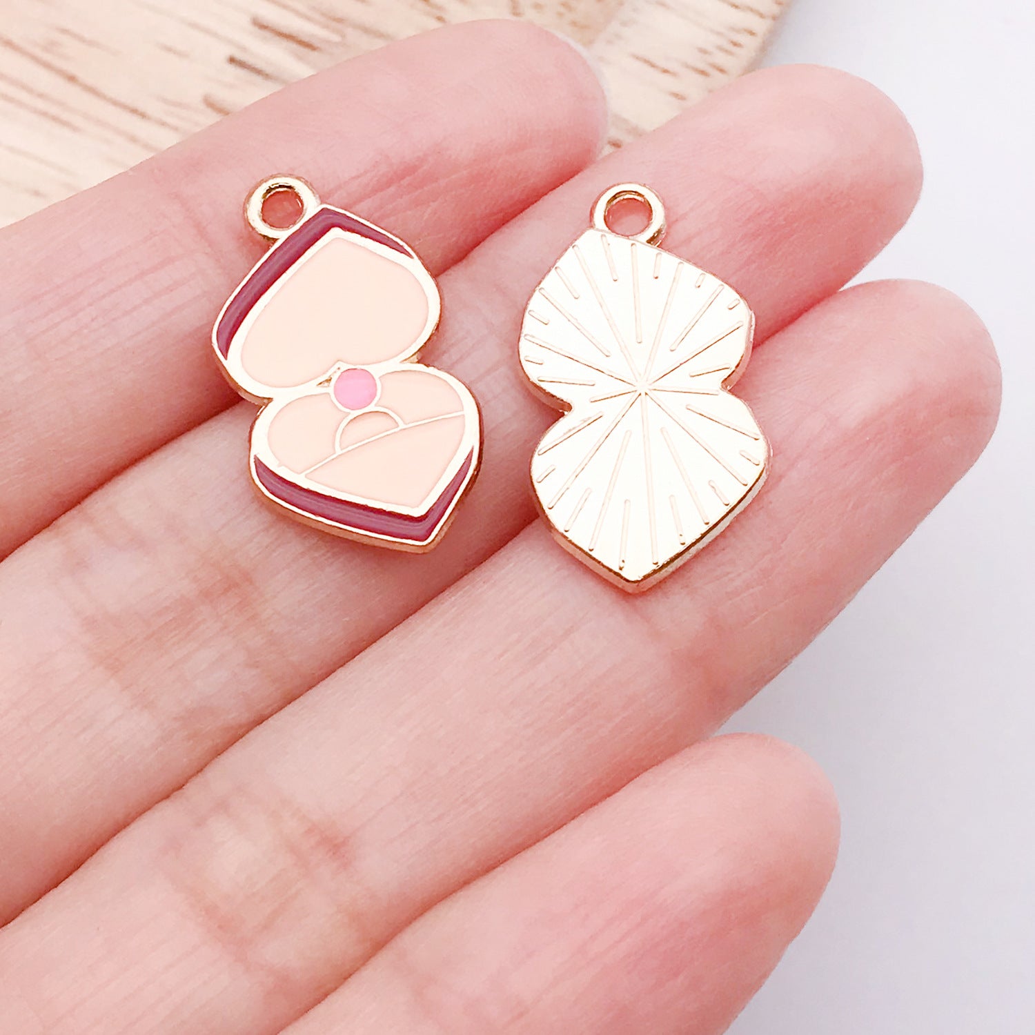 Wholesale Valentine' s Day Love Variety Cartoon Jewelry Accessories Pendant
